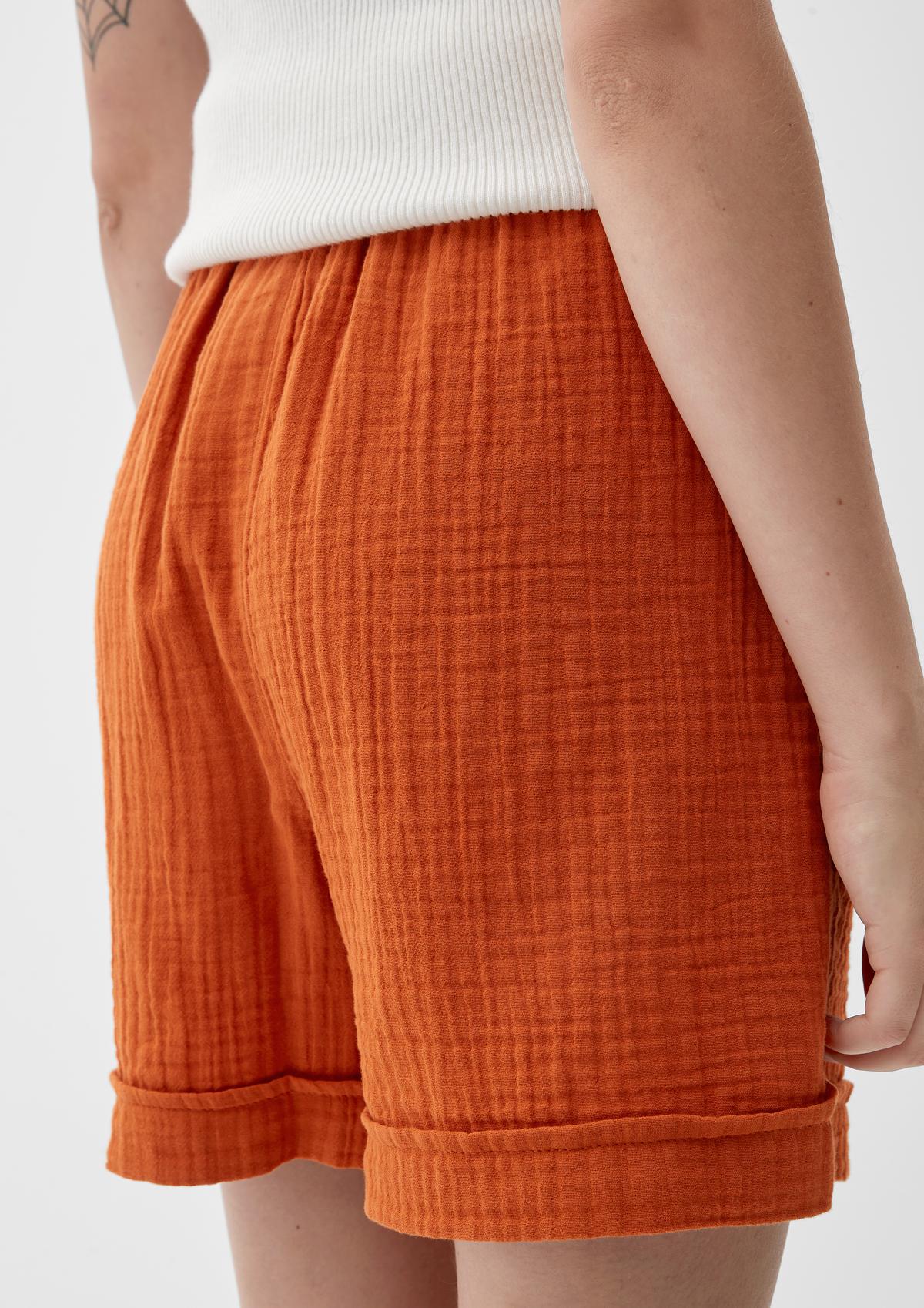 s.Oliver Regular fit: shorts with muslin texture