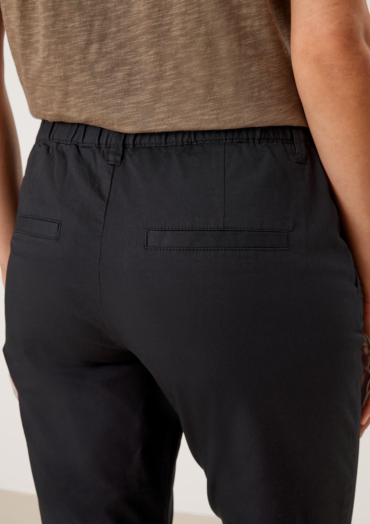 s.Oliver Chino hlače s rastezljivim pojasom regularnog kroja