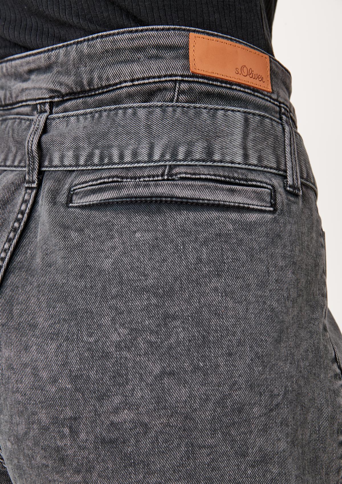 s.Oliver Relaxed : short en jean avec ceinture textile