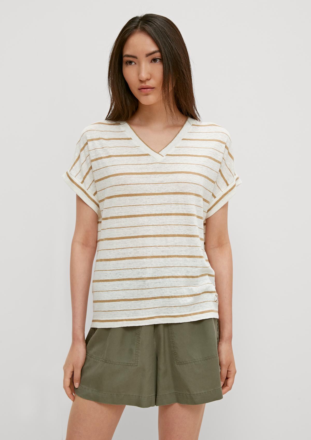 T-shirt with a stripe pattern