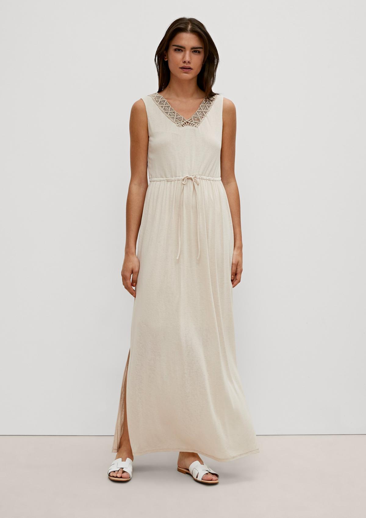 comma Maxi dress with crocheted lace