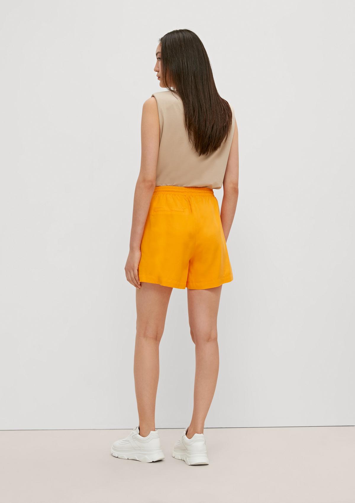 comma Loose fit: shorts with an elasticated waistband