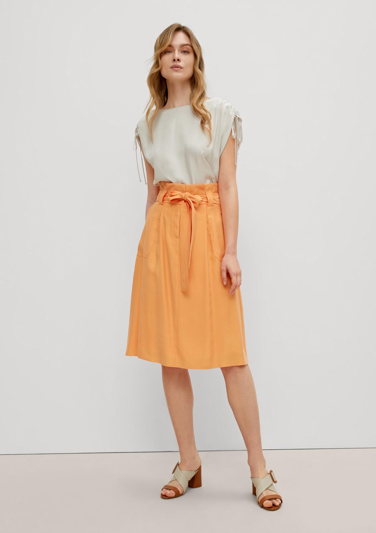 comma Midi skirt with a hook clasp