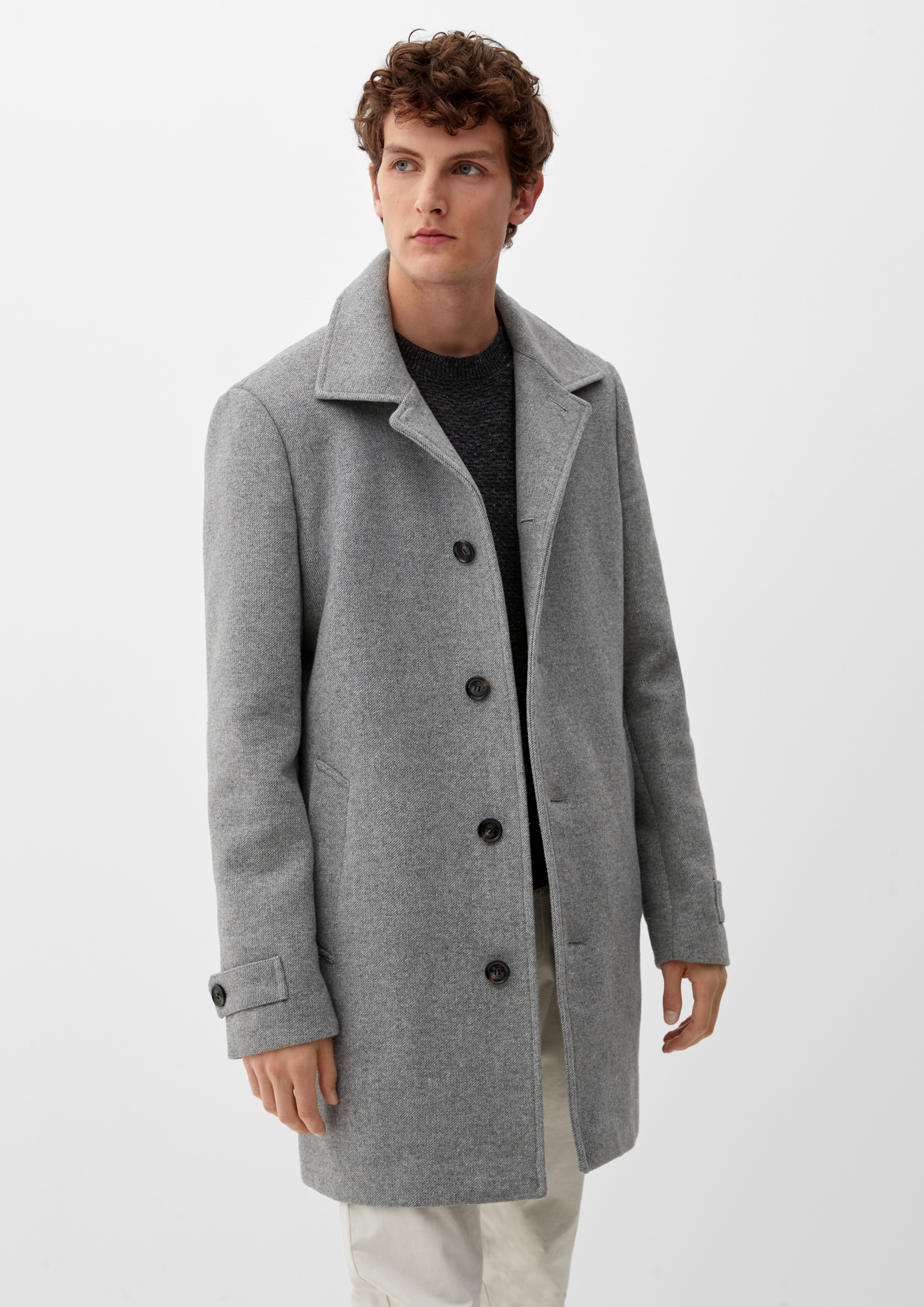 High collar outlet overcoat