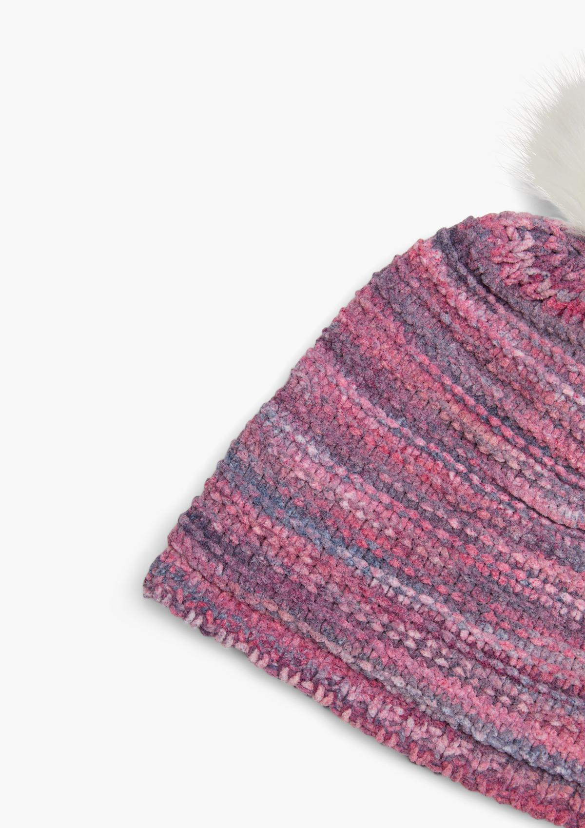 s.Oliver Pompom hat with a knit pattern