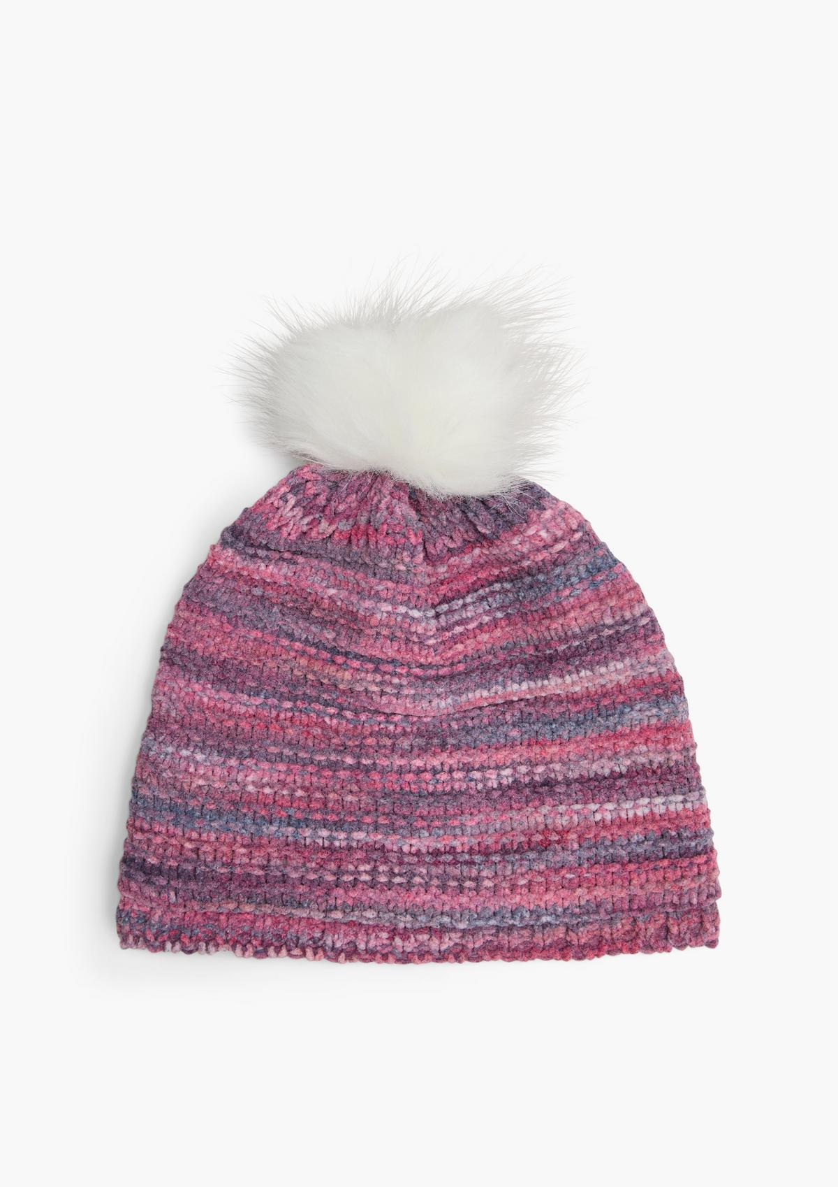 s.Oliver Pompom hat with a knit pattern
