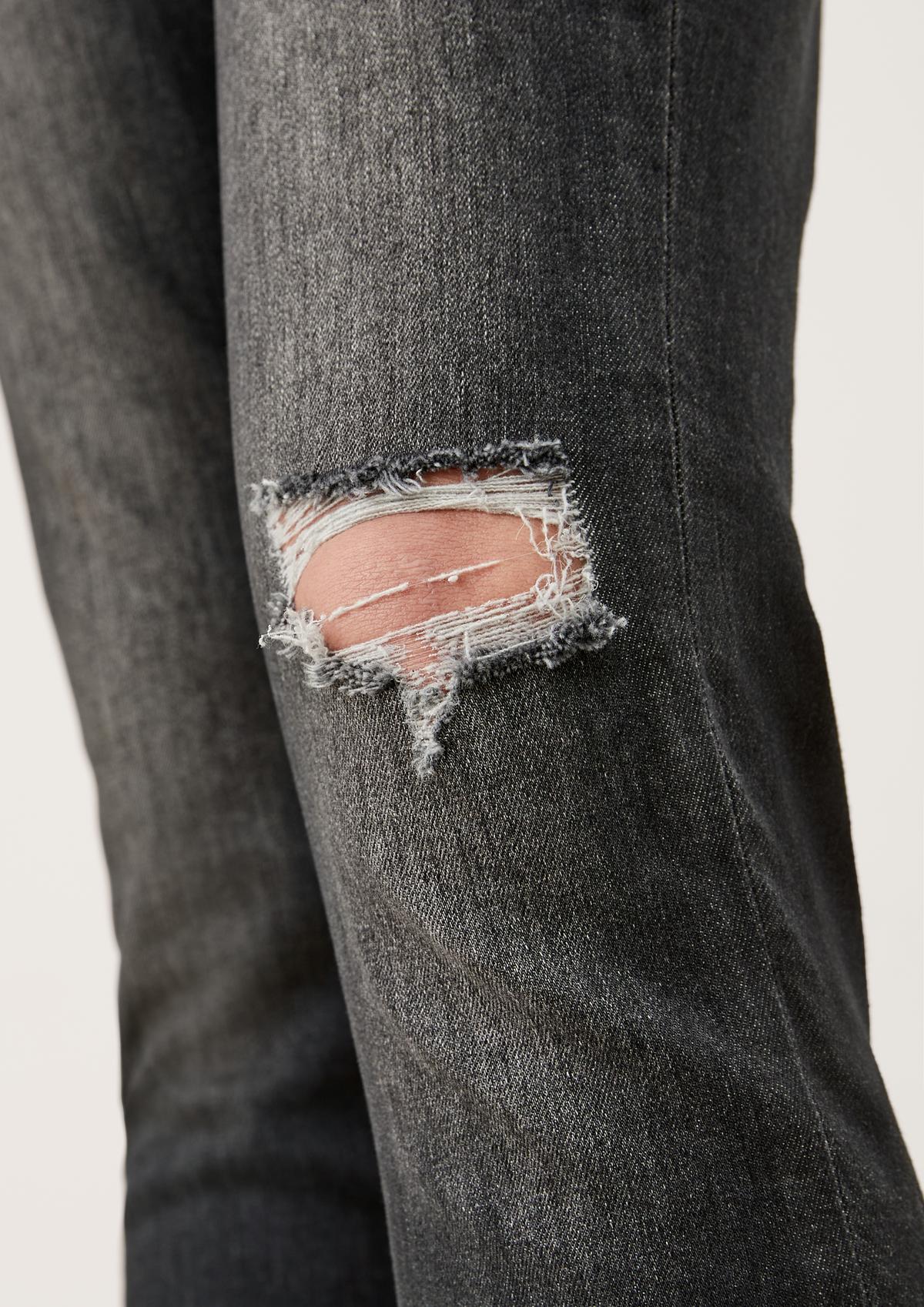 s.Oliver Skinny: džíny s roztřepeným spodním lemem