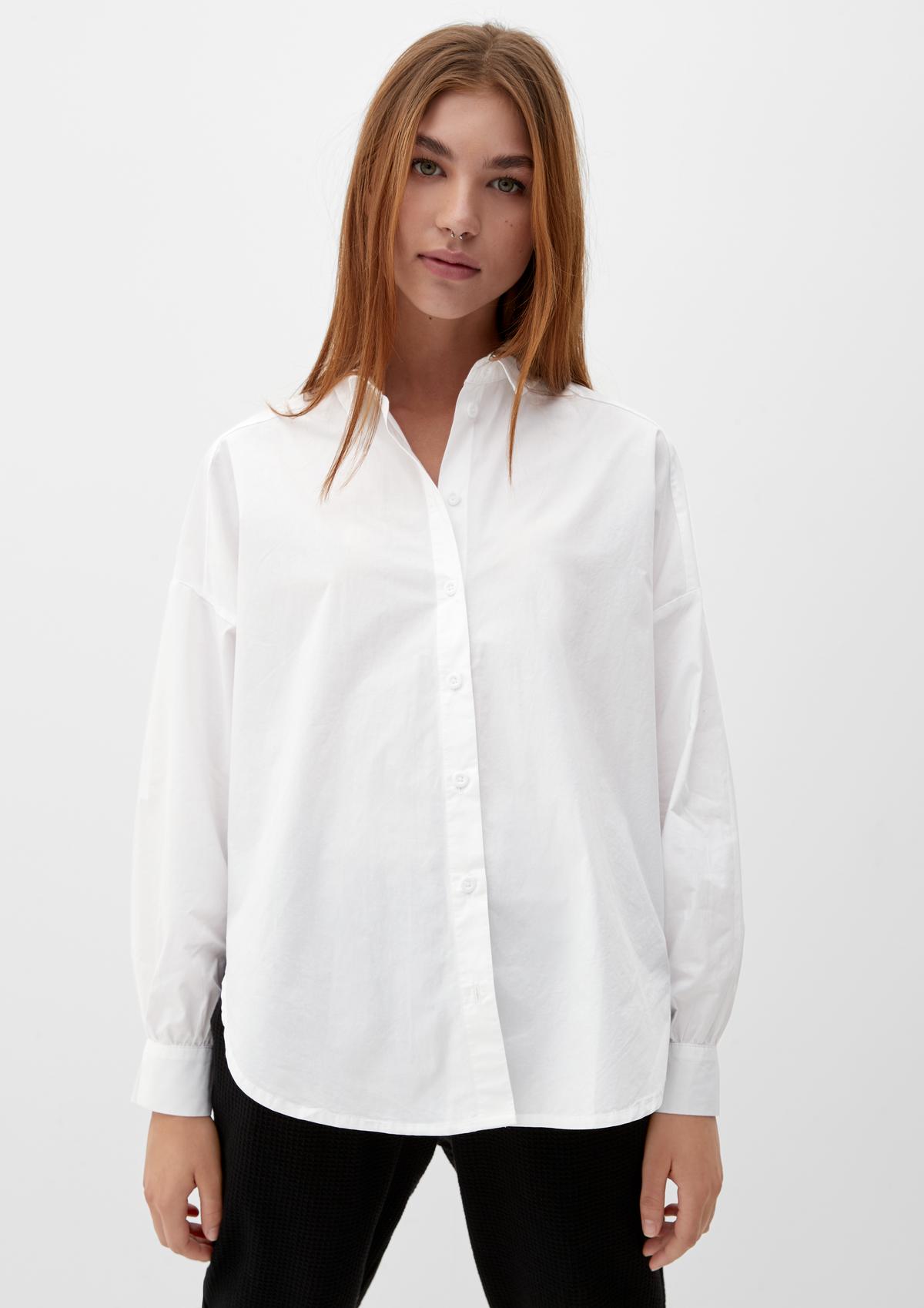 Blouse with dropped shoulders