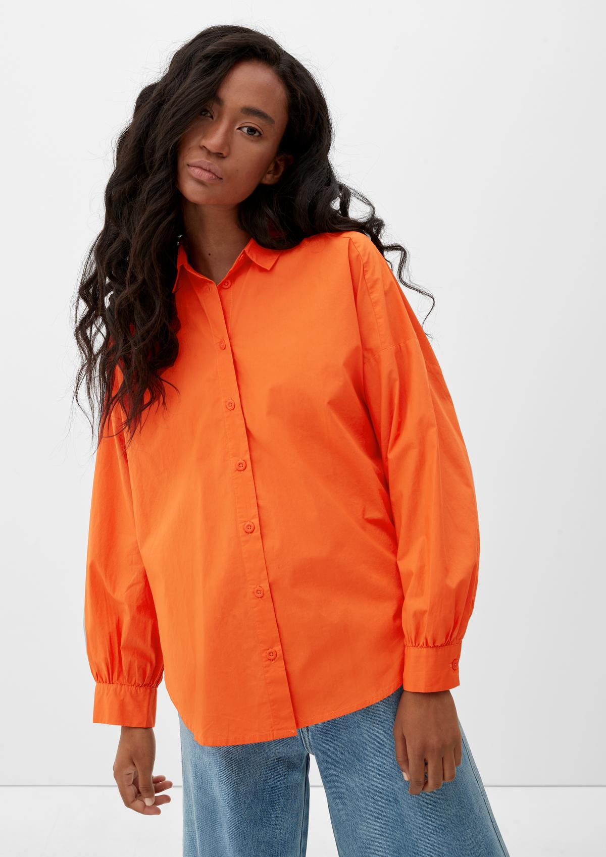 Leichte Bluse mit Alloverprint - orange