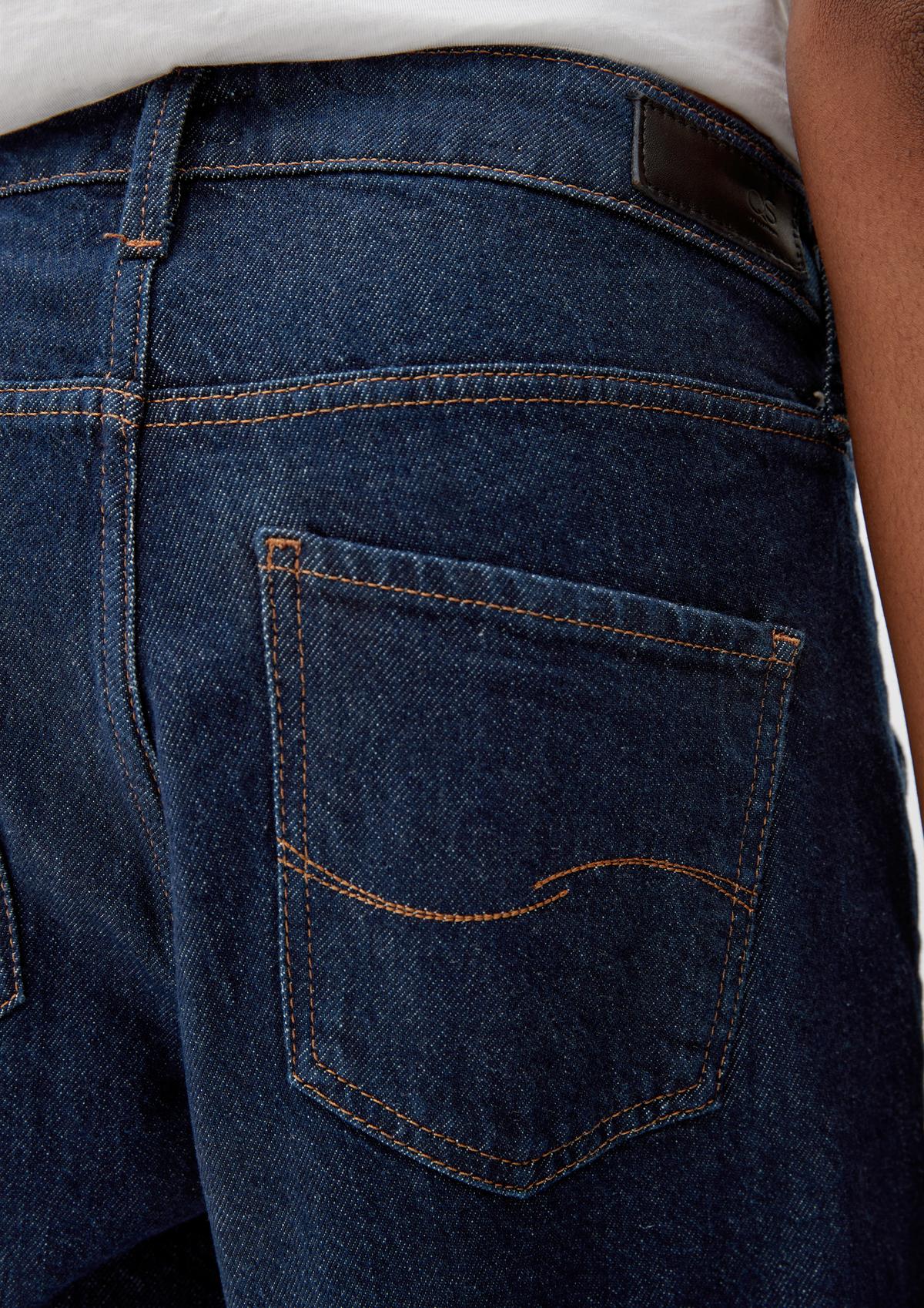 s.Oliver Slim: destroyed jeans met een knoopsluiting