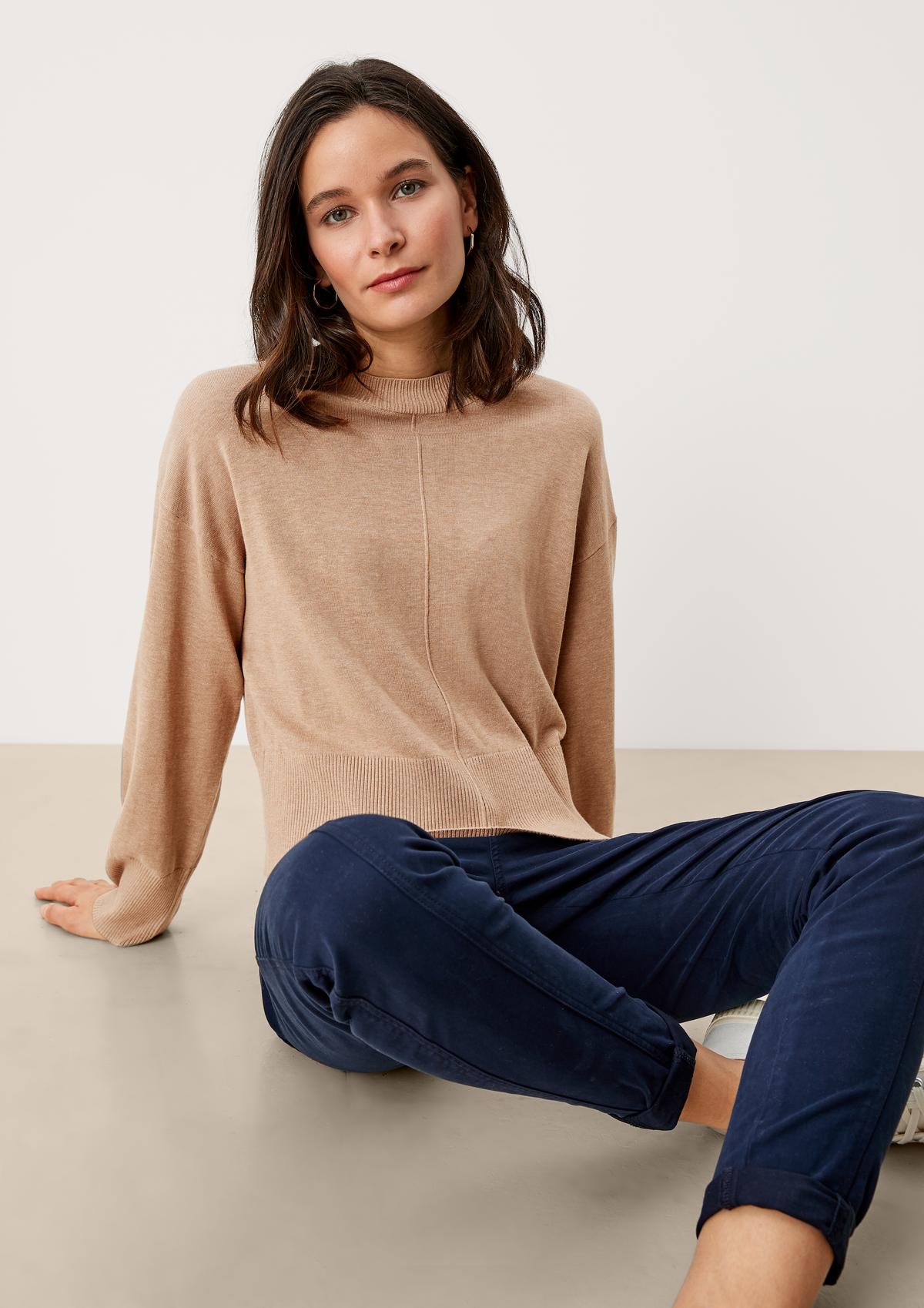 Jumper with a wide, ribbed hem