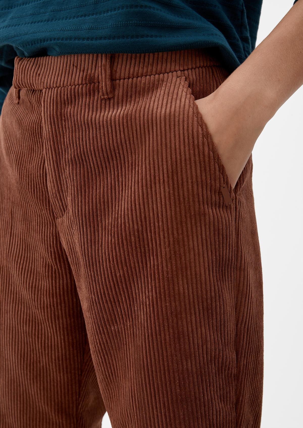 s.Oliver Regular : pantalon en doux velours côtelé