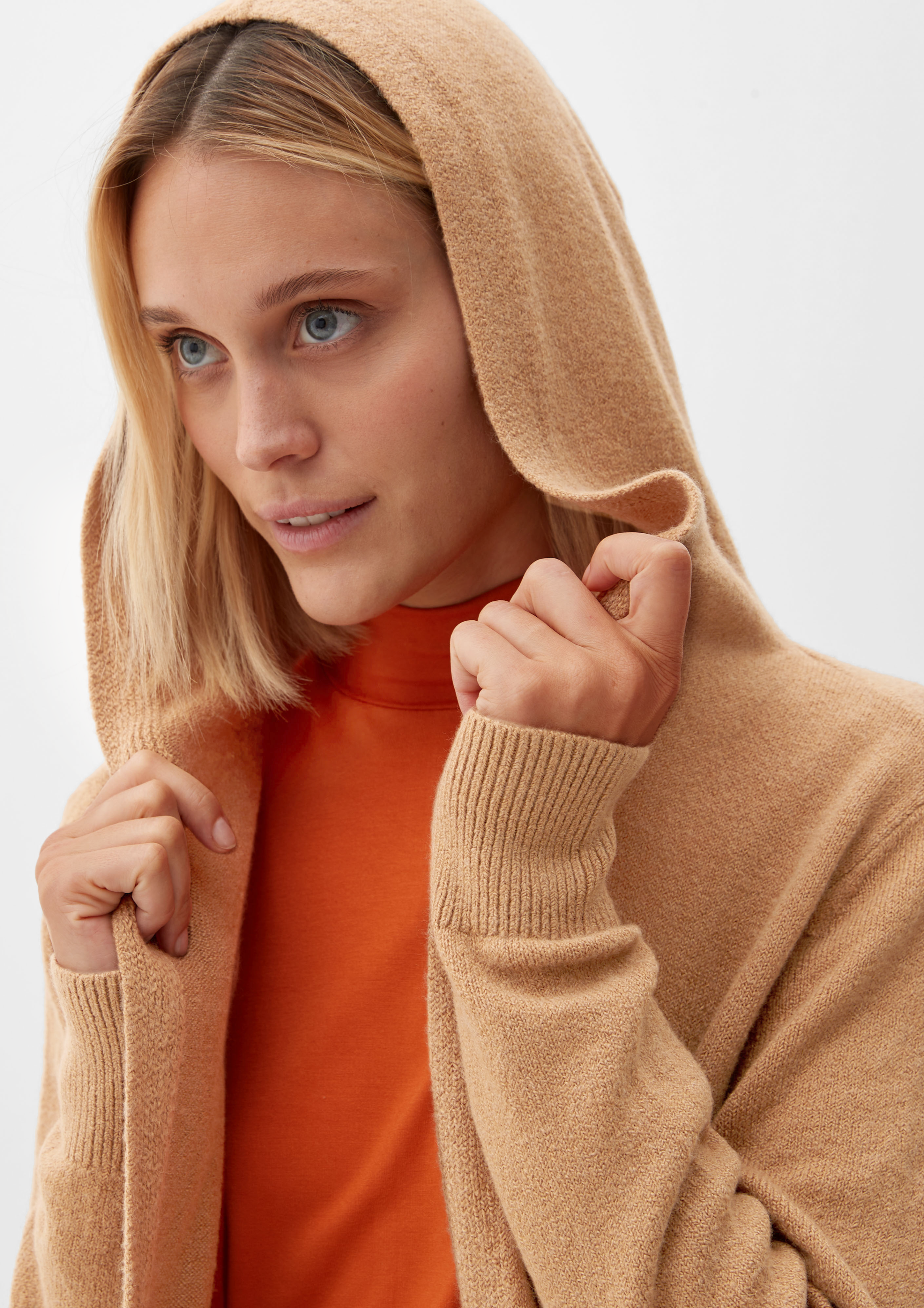 Cardigan in 84W5, 81W8, 9898, 4703 & 7774