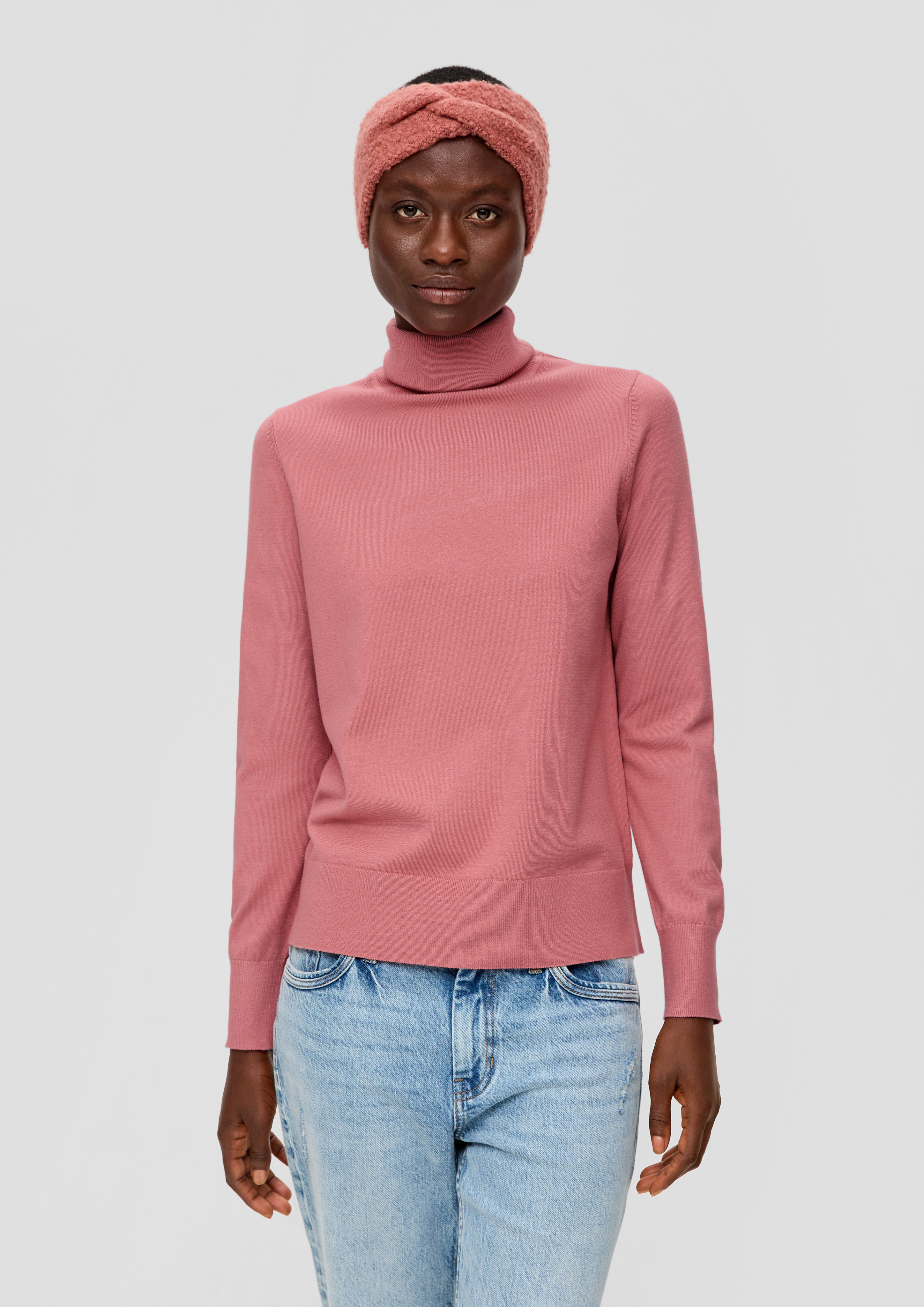 Pulover z rolojem in 2074, 5959, 9400, 9999, 8469, 7909, 7210, 9730 & 82W7