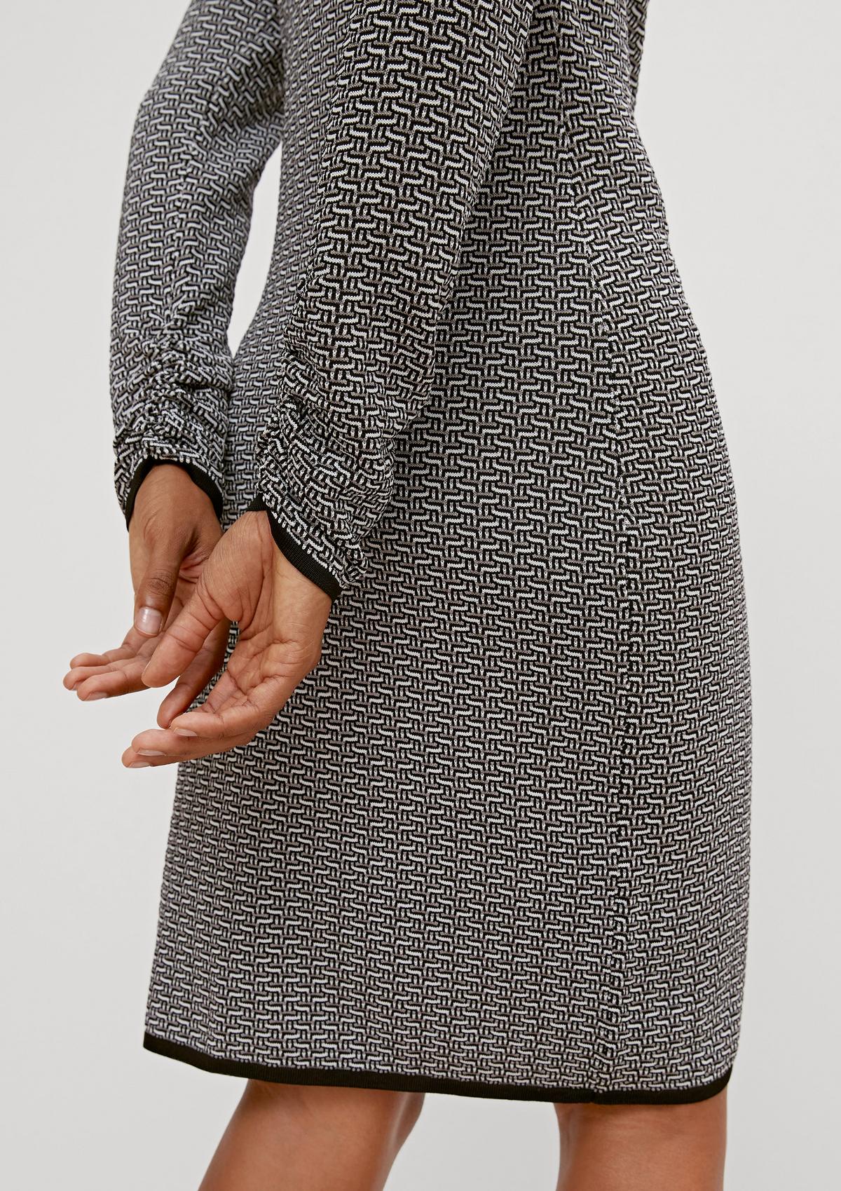 comma Slim-fitting patterned dress