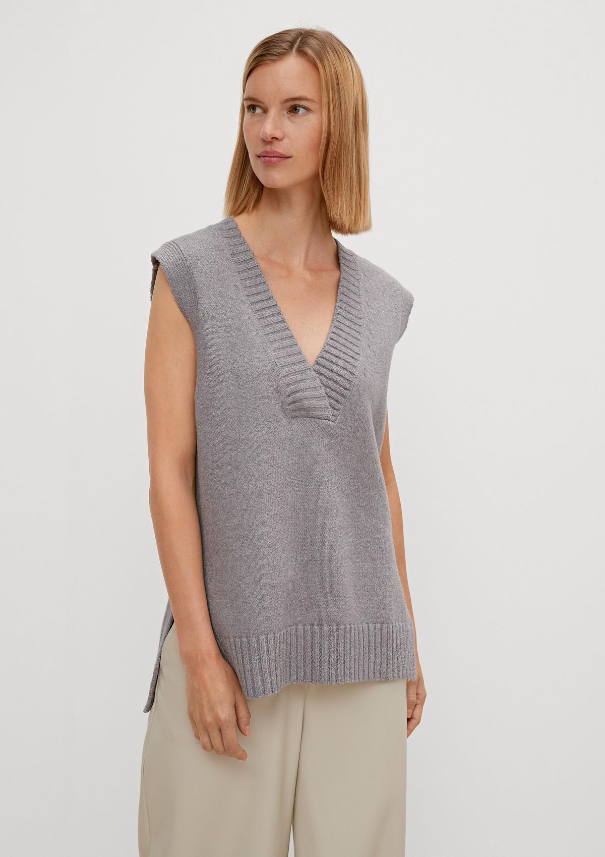 Sleeveless jumper with a percentage of wool - pigeon grey | Comma