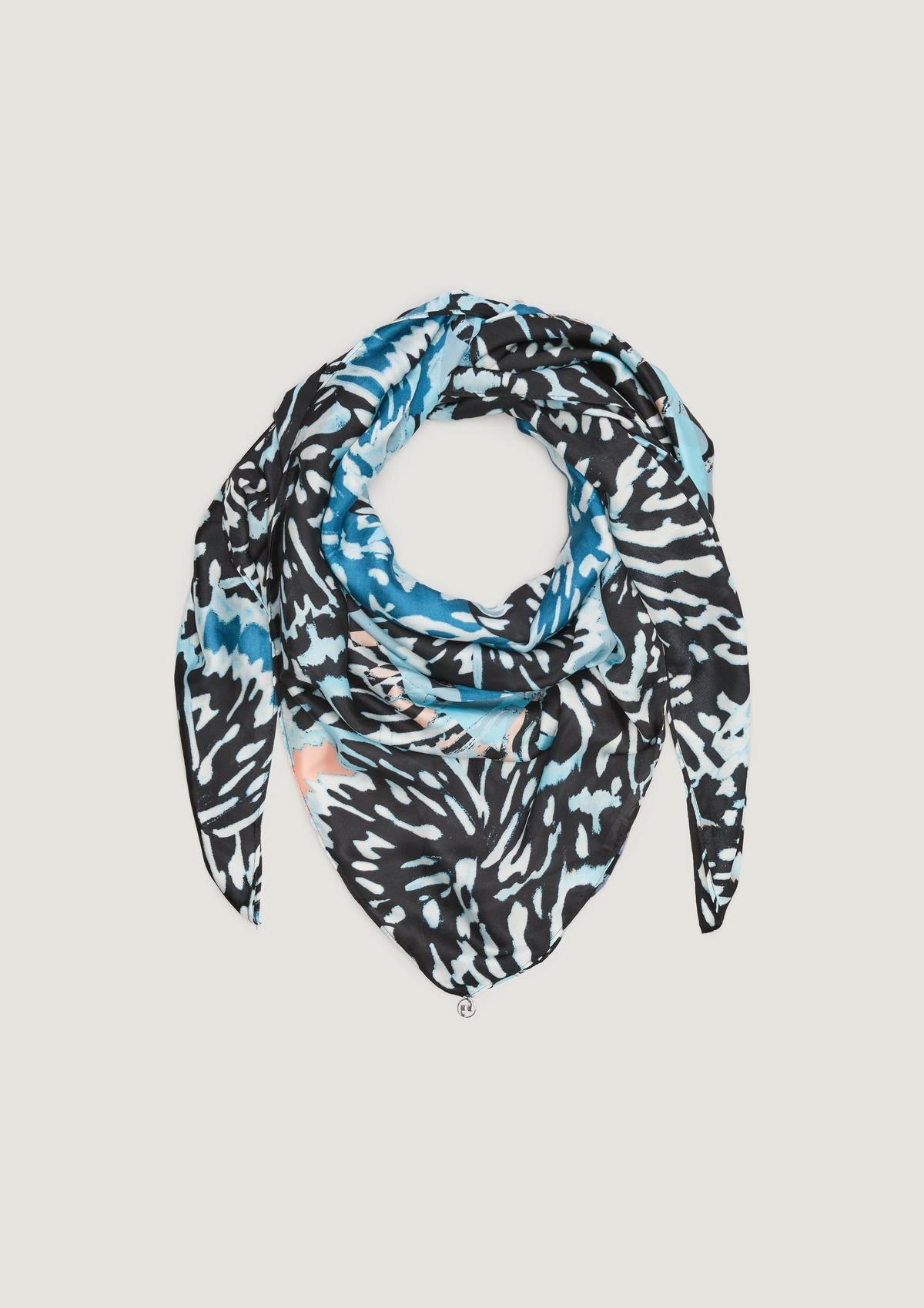 comma Patterned scarf in a silky look