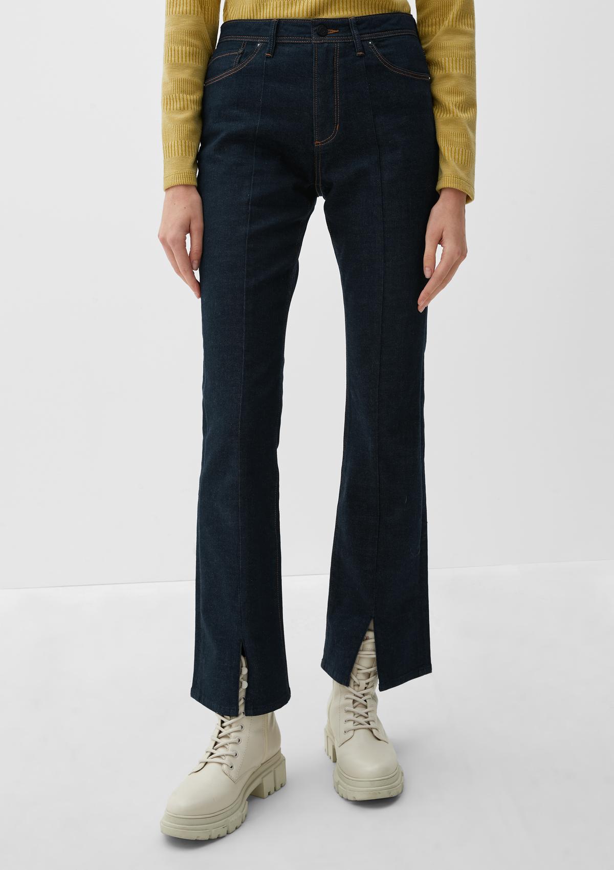 Slim fit: bootcut jeans