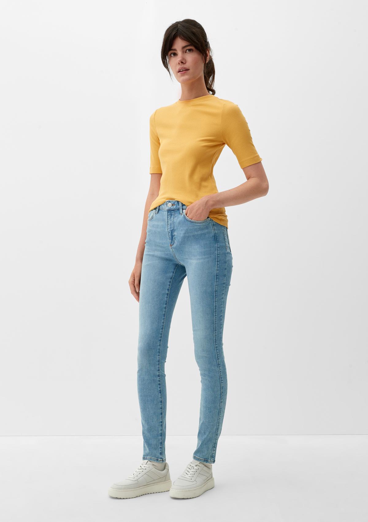 Skinny: mid rise jeans