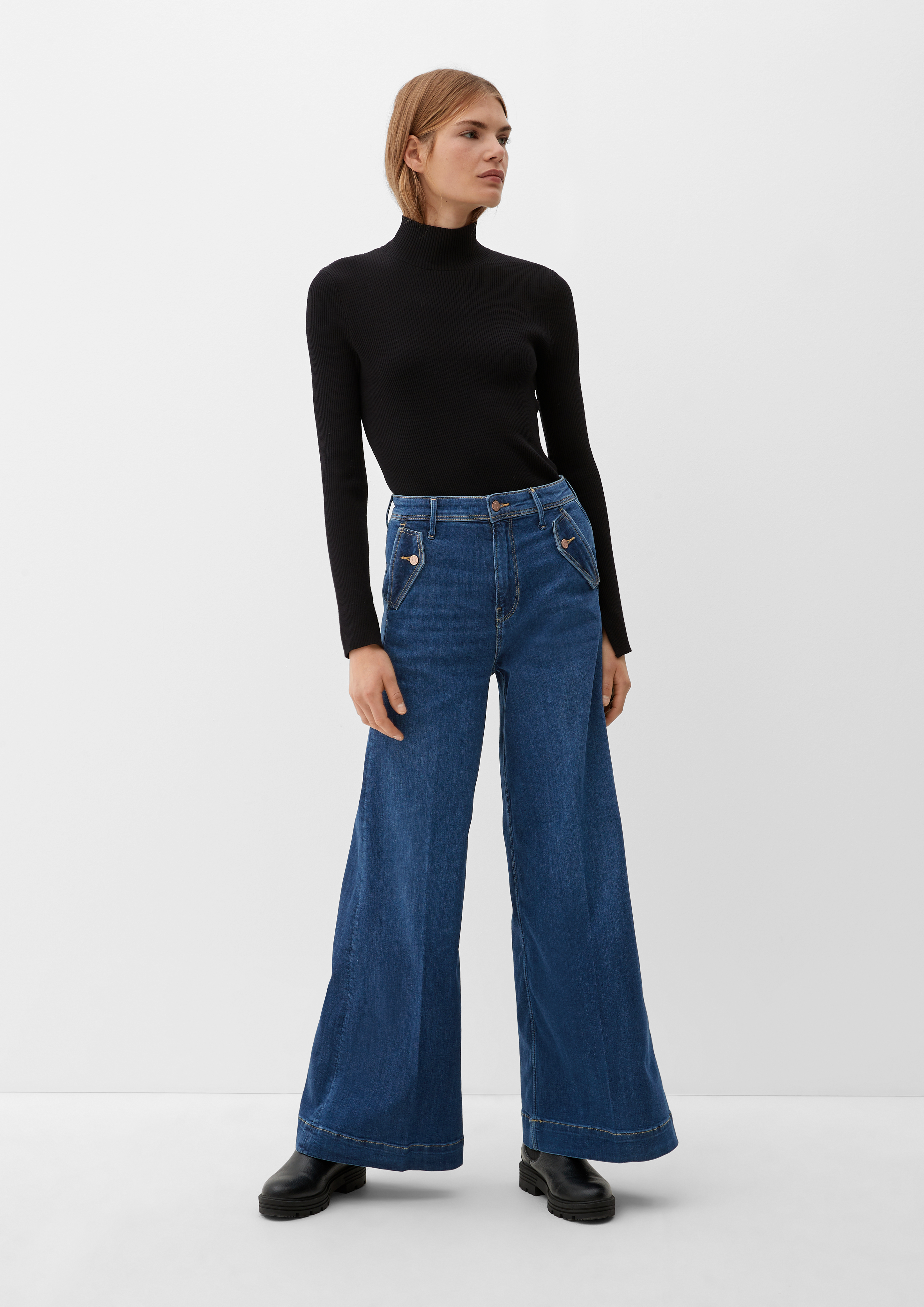 s.Oliver Wide leg Jeans 'Suri' in Black | ABOUT YOU
