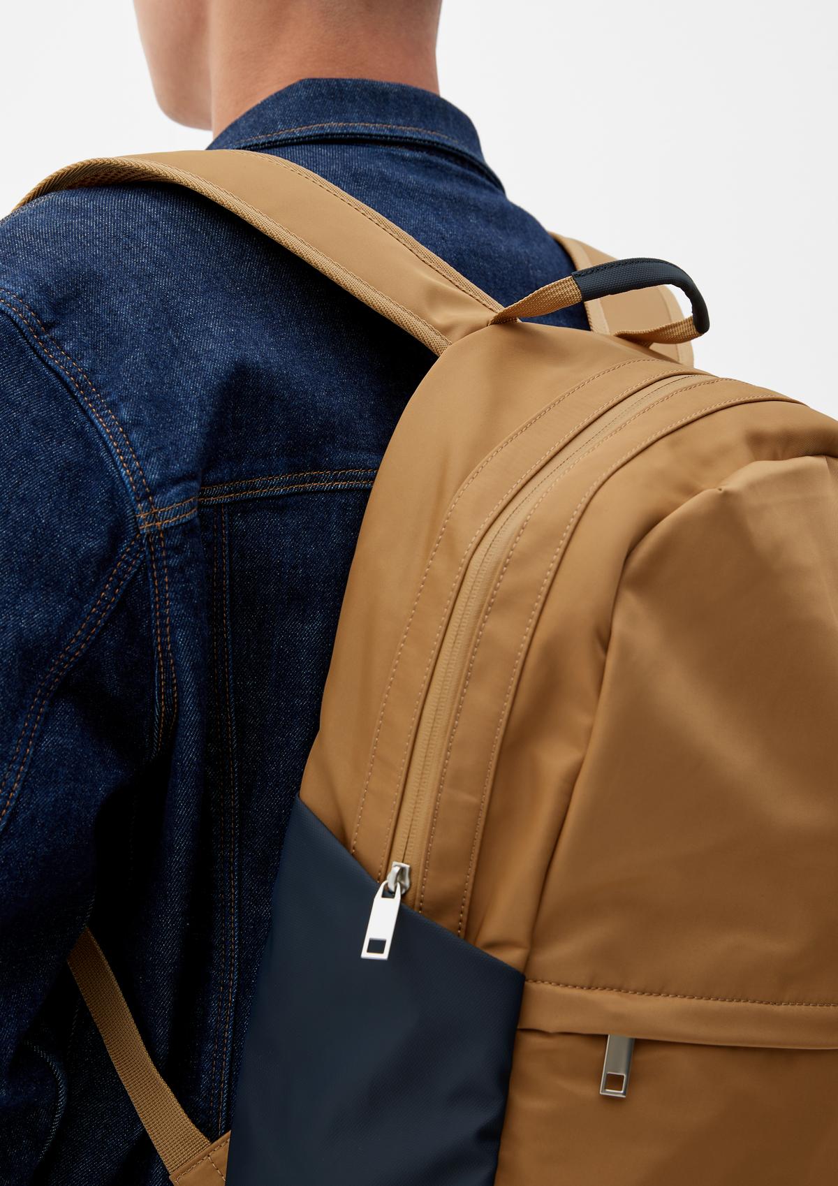s.Oliver Nylonový ruksak s přihrádkou na notebook