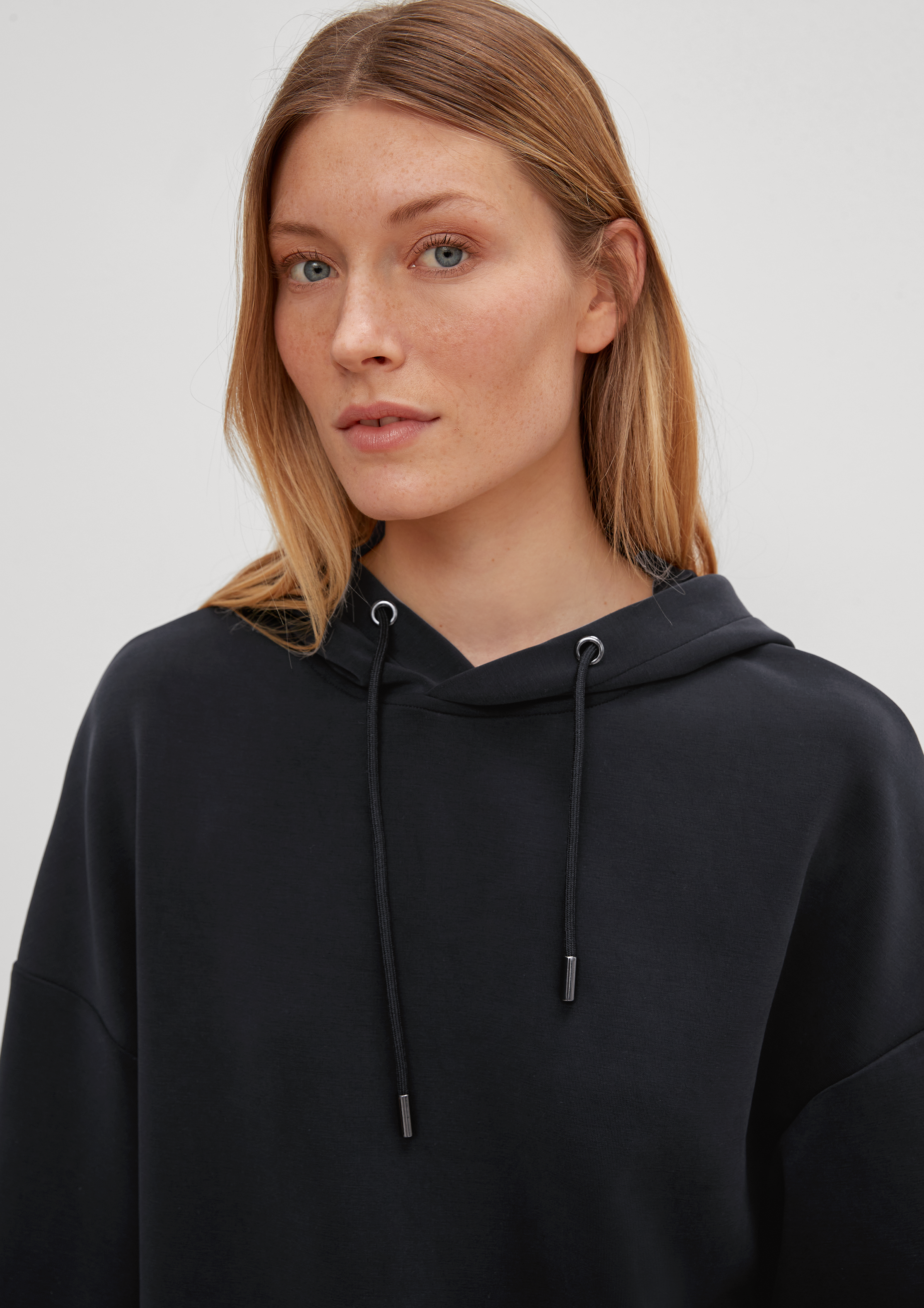 Sweatshirt in 9999 & 8105