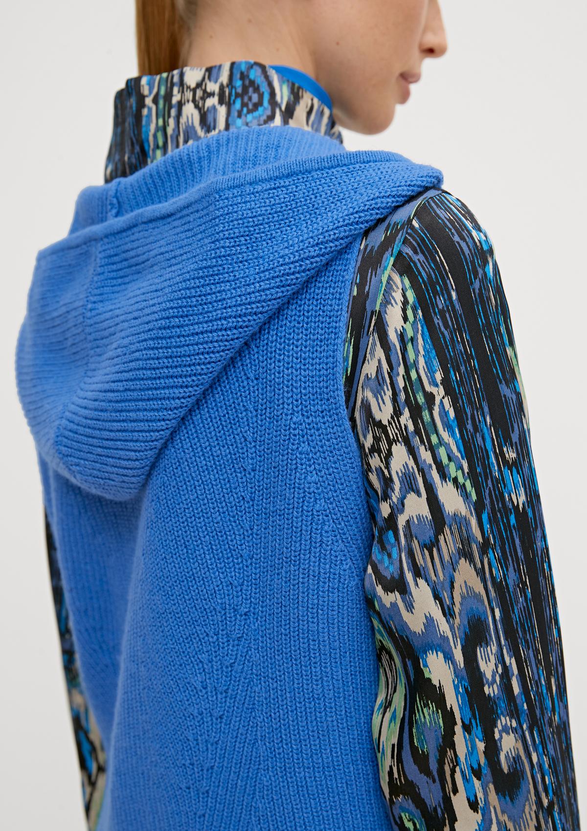 comma Sleeveless jumper with a hood