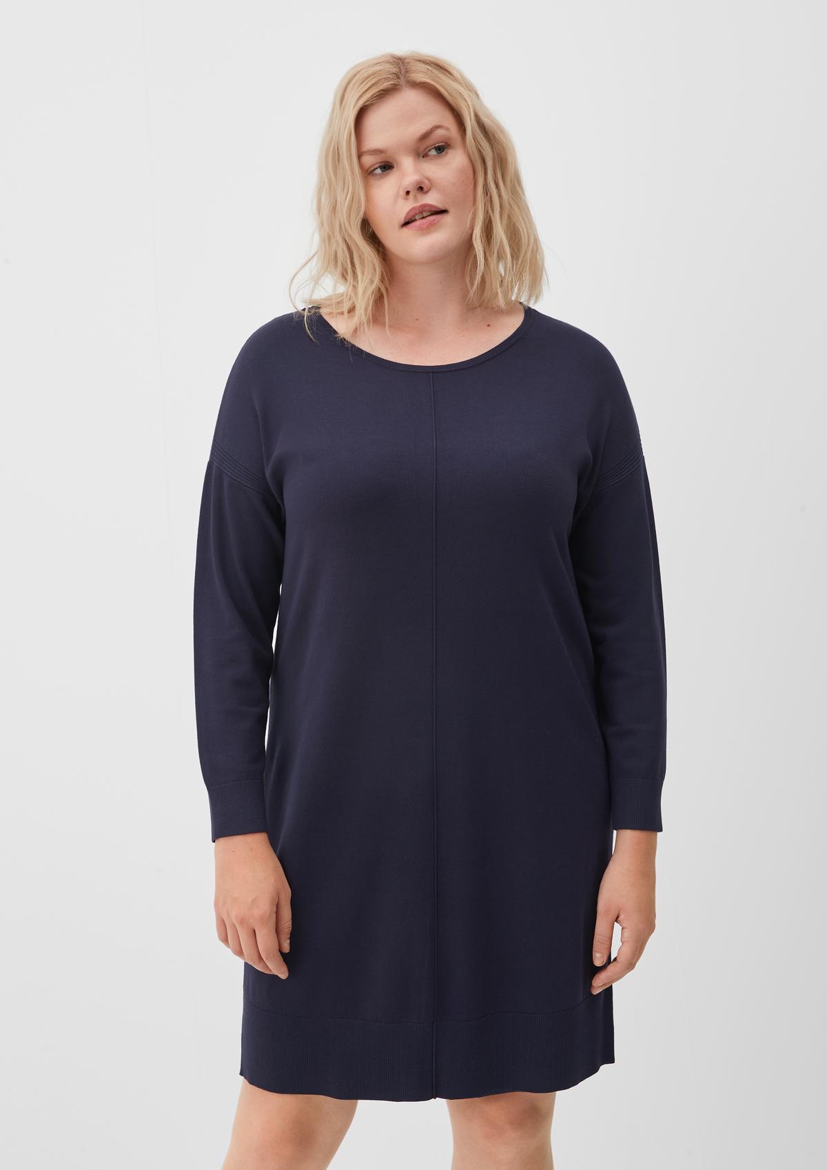Knitted dress navy with - textured details