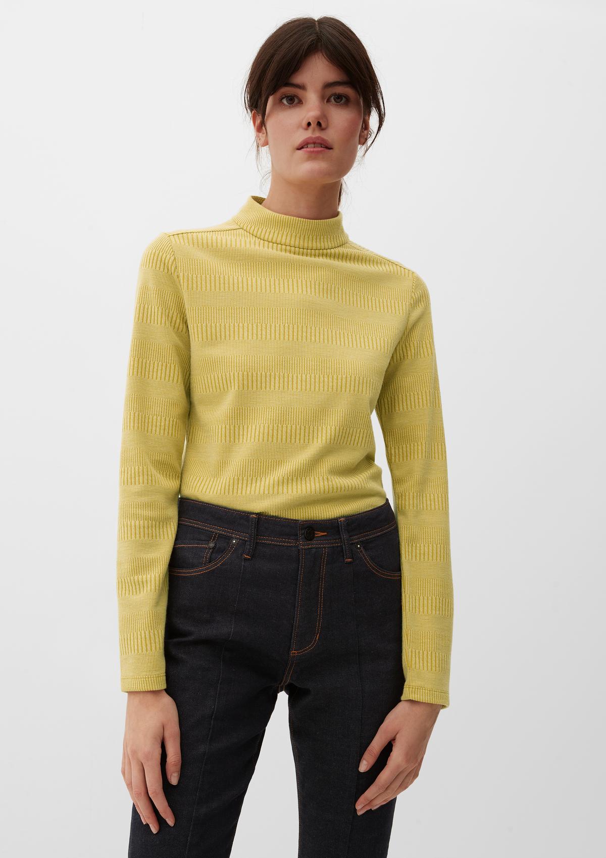 Long sleeve top with a stand-up collar