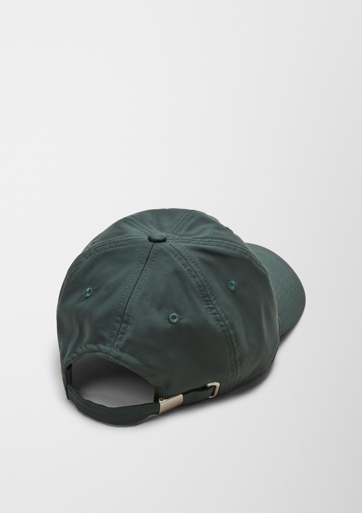 s.Oliver Cap in a clean look