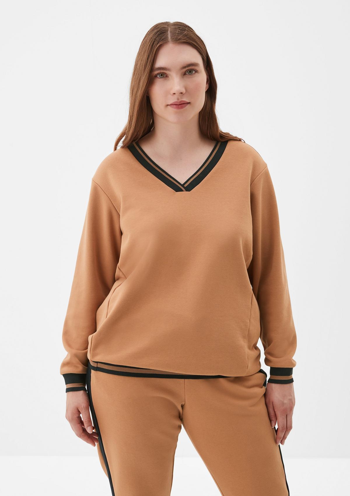 Sweatshirt with ribbed trims