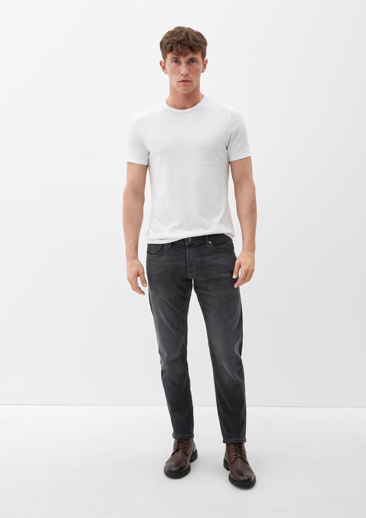 Slim fit: Five-pocket jeans in hyper stretch material