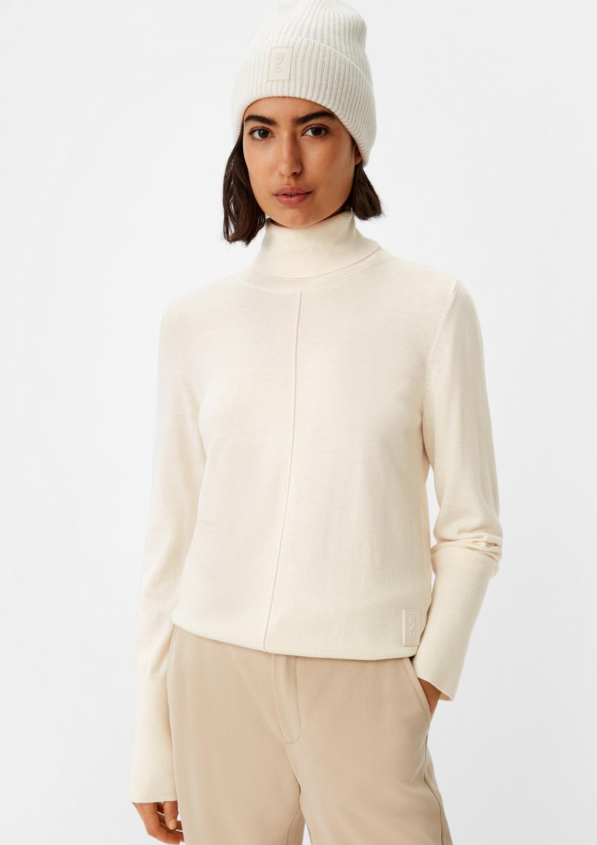 Fine knit jumper made of a wool blend with cashmere and viscose