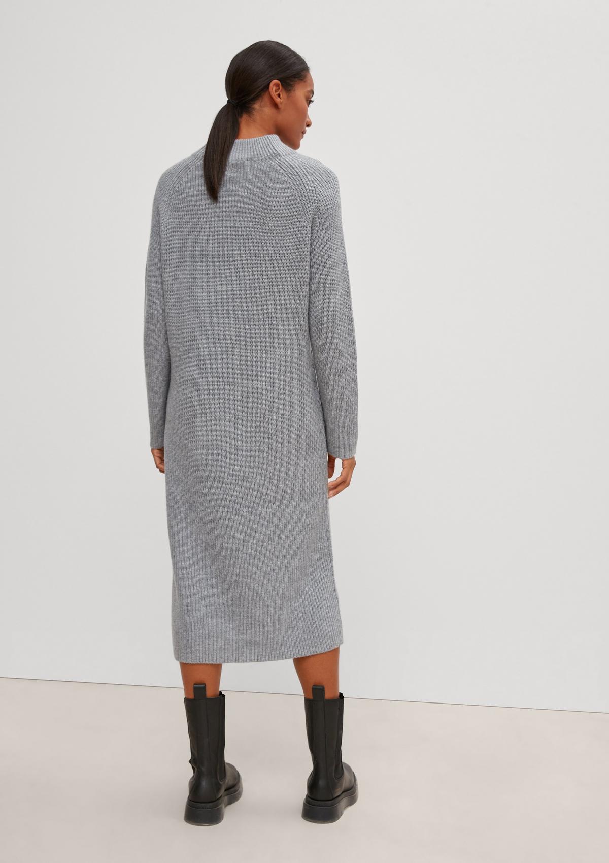 comma Knitted dress made of a wool blend with cashmere