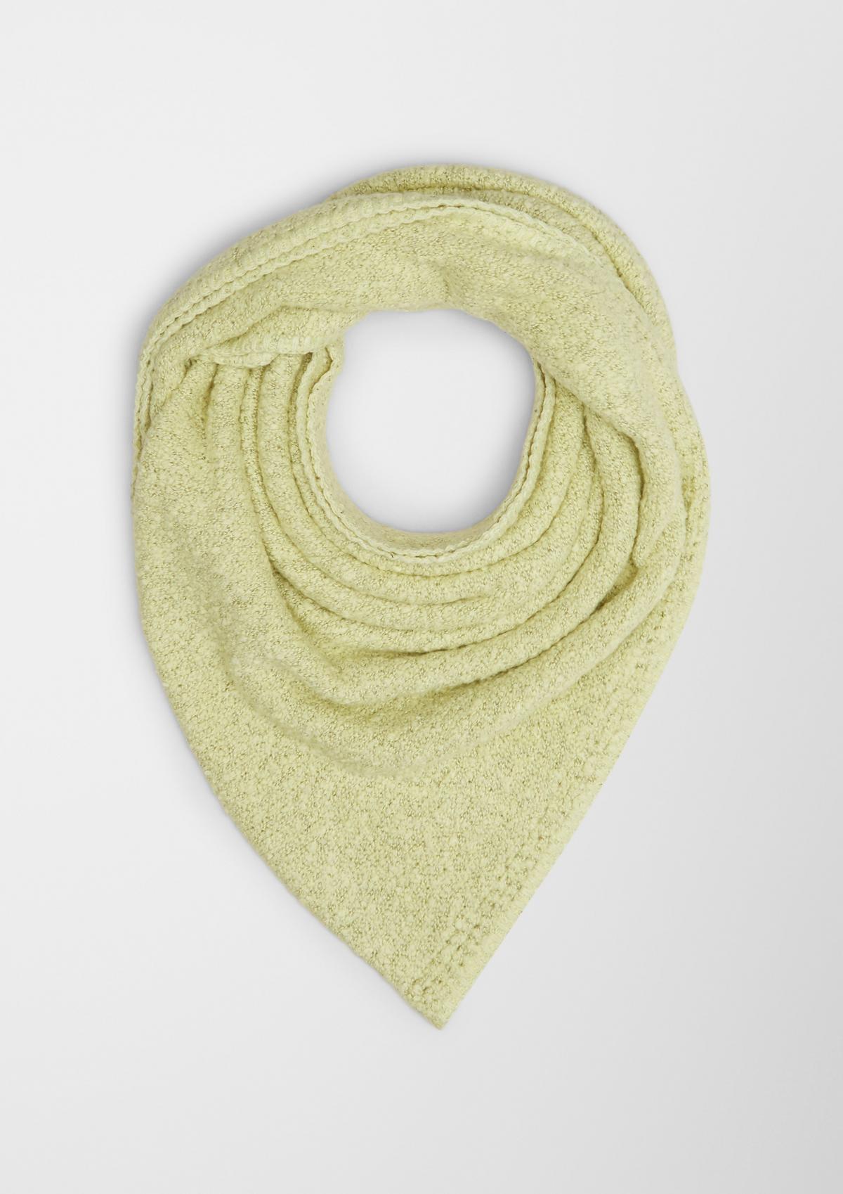 Triangular scarf made of teddy plush