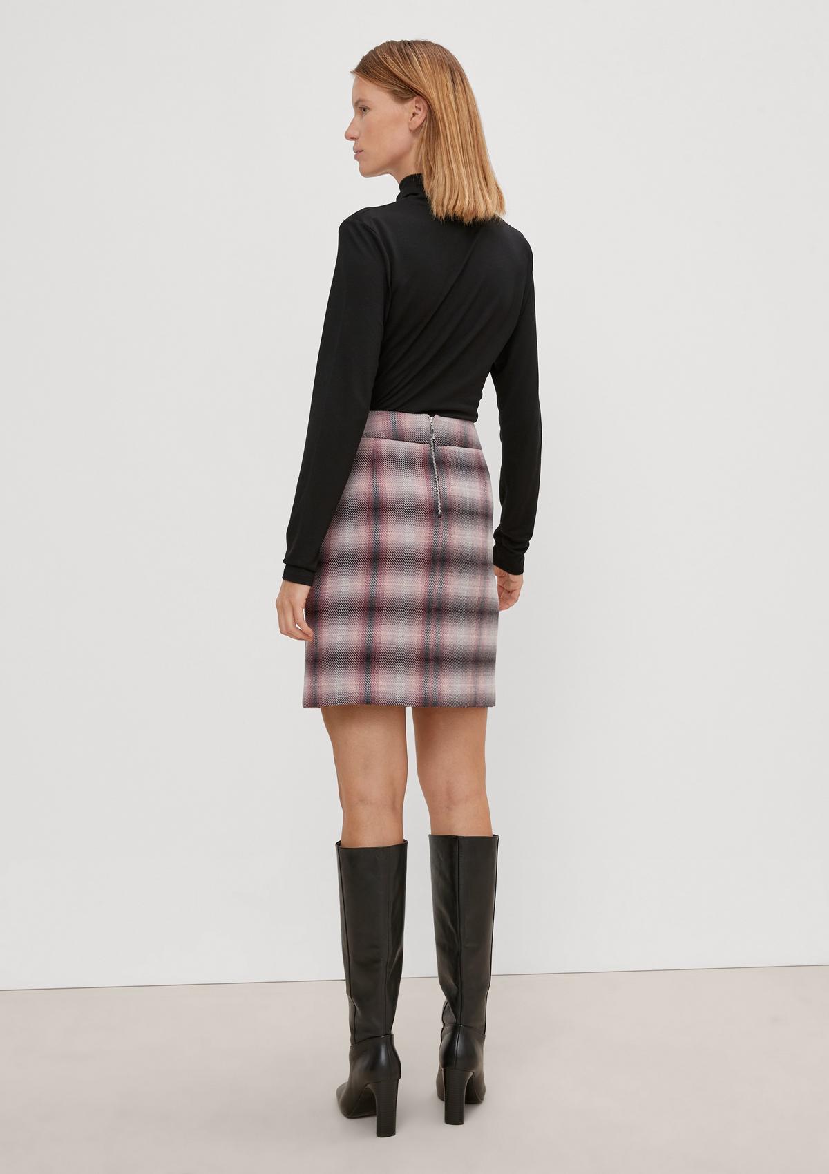 comma Skirt with a check pattern