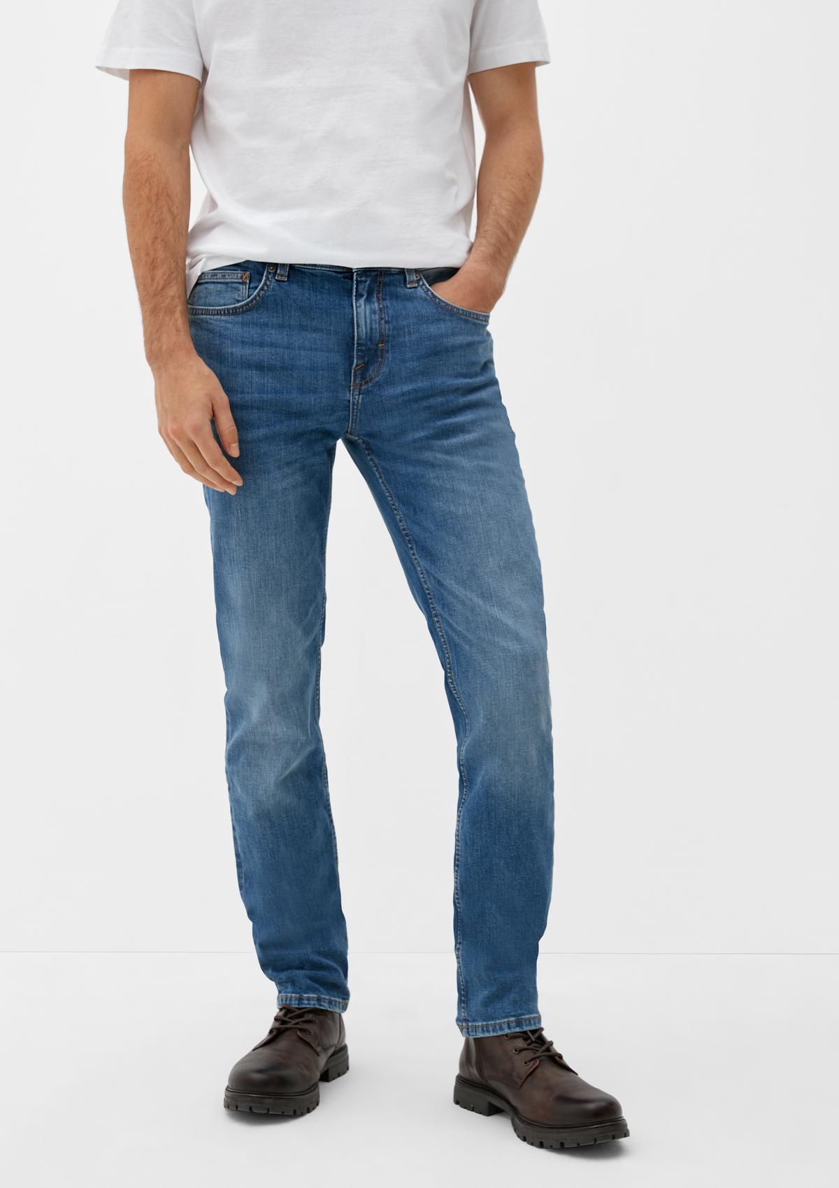 s.Oliver Jeans / slim fit / mid rise / straight leg