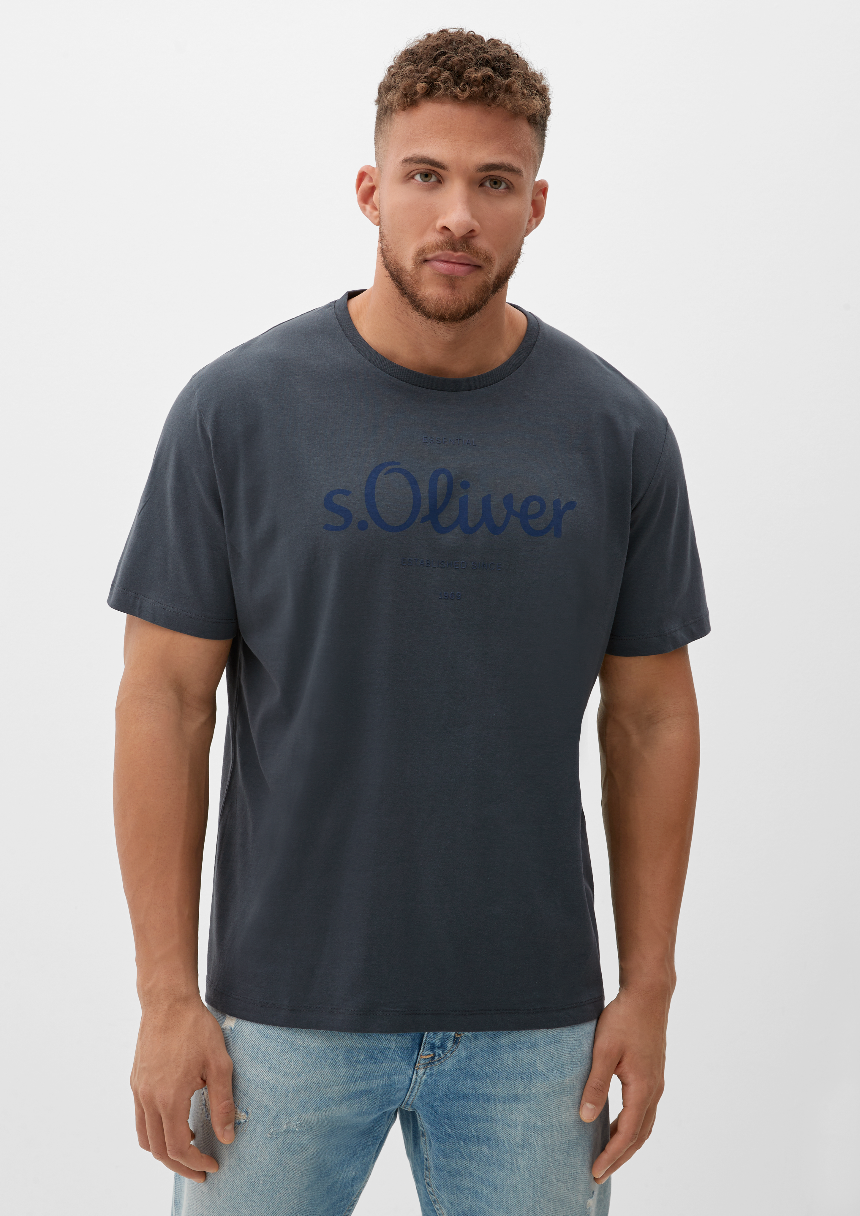 T-Shirt in 95D2, 79D1 & 95D1