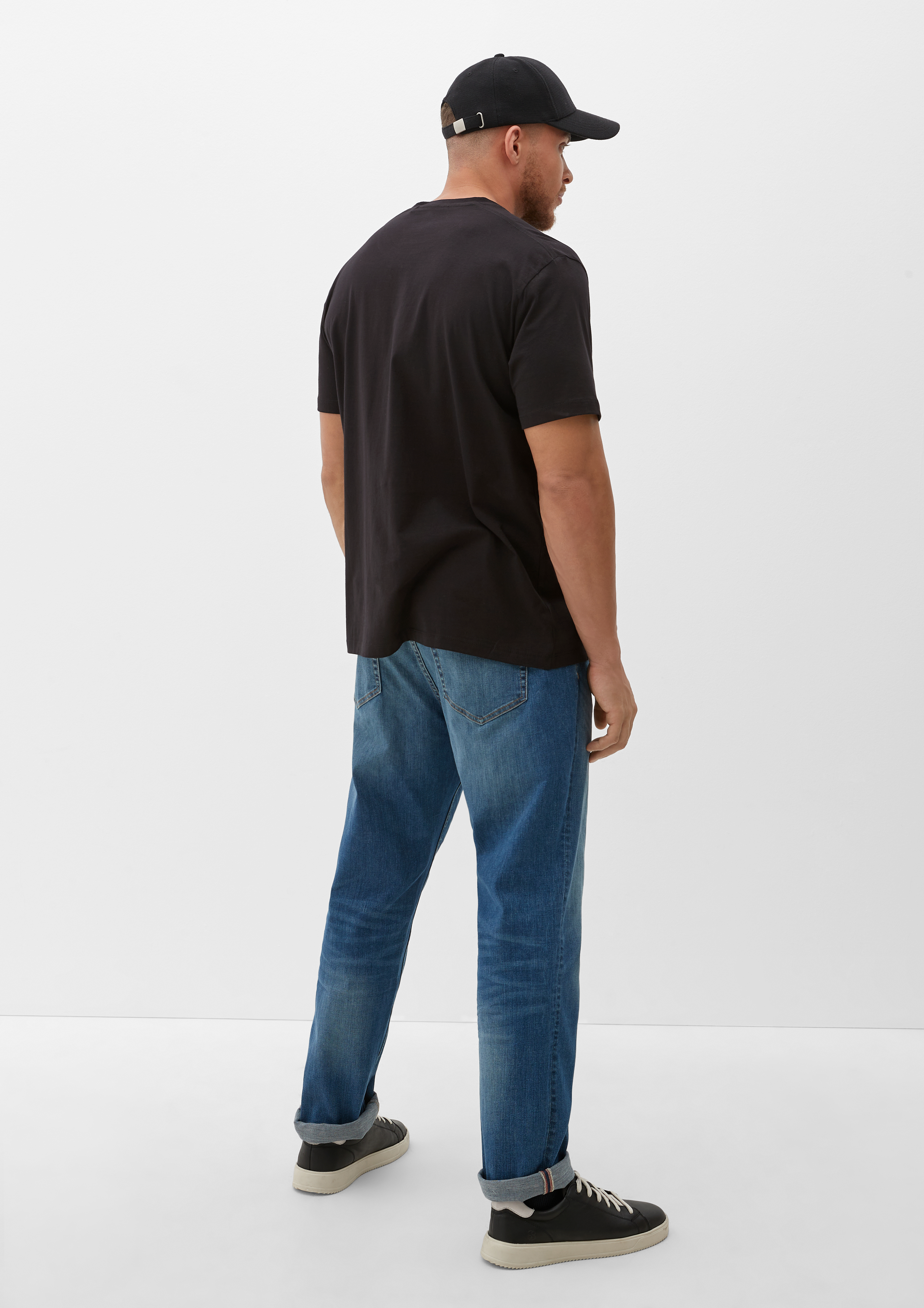 T-shirt in 99D1, 79D1 & 95D1