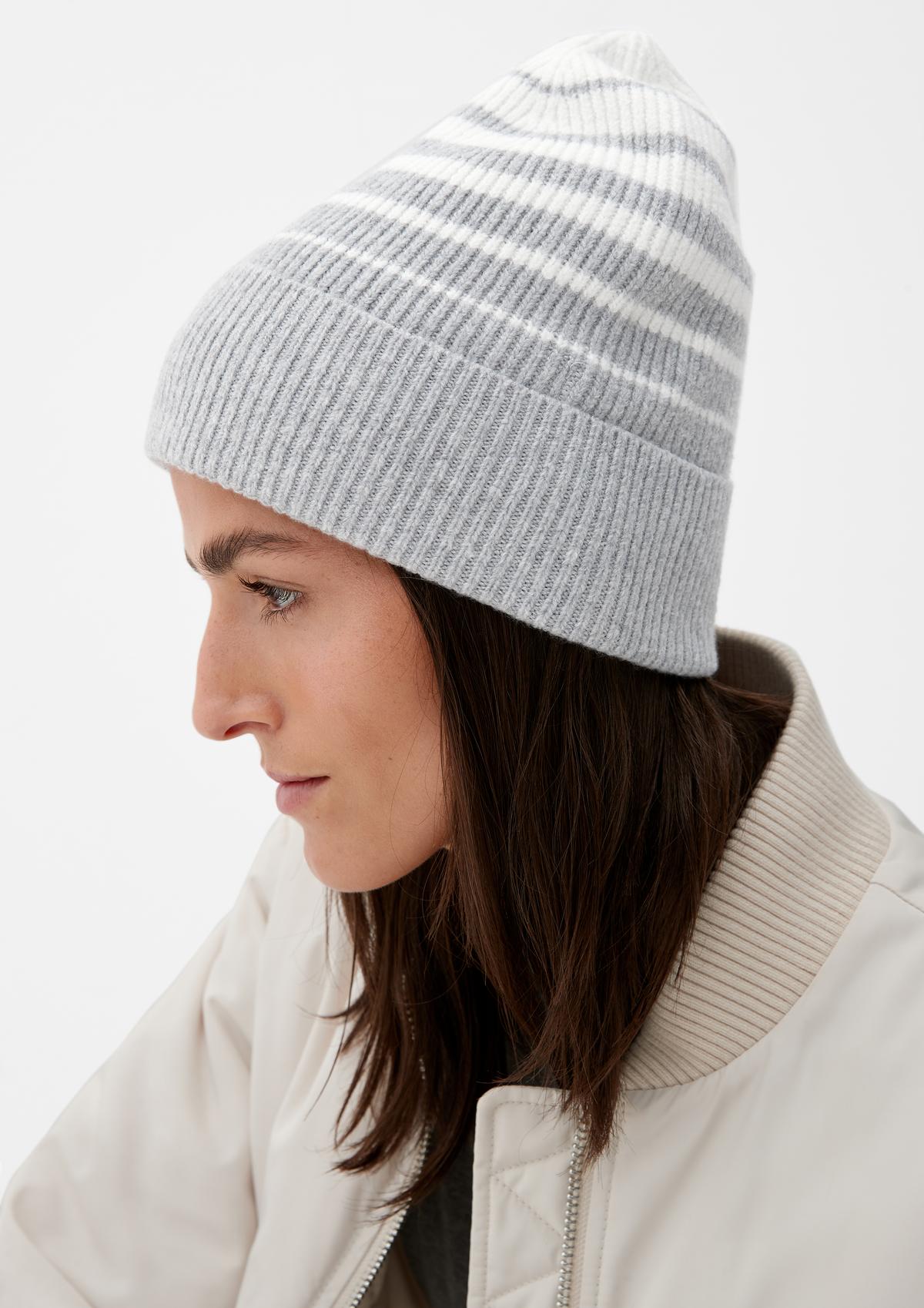 s.Oliver Knitted hat in a wool blend