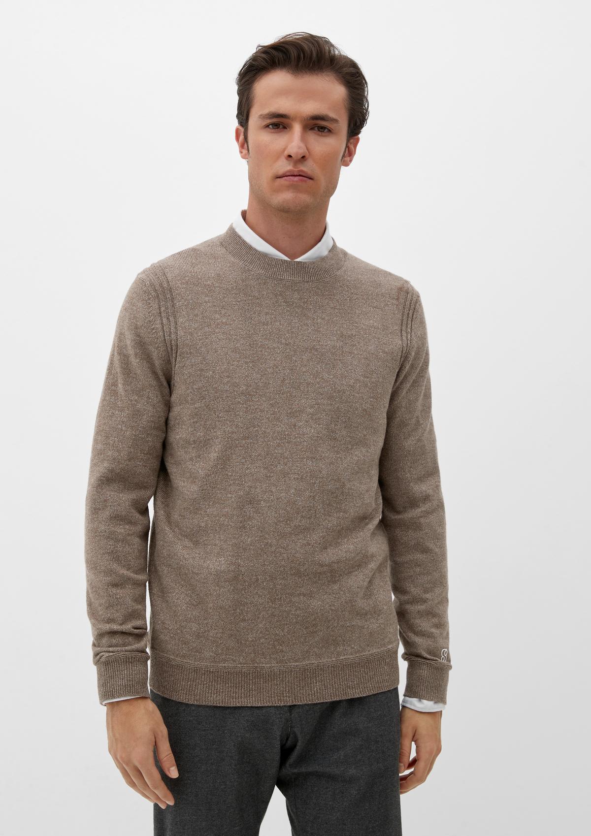 Fine knit jumper with ribbed details