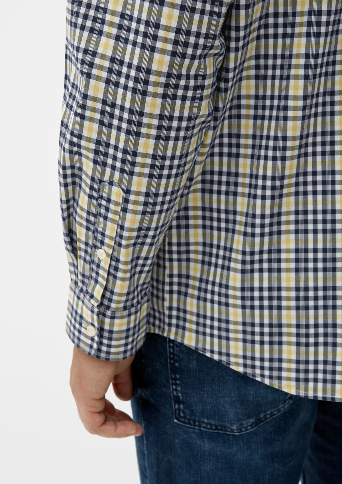 s.Oliver Slim : chemise pourvue d’un col à pointes boutonnées