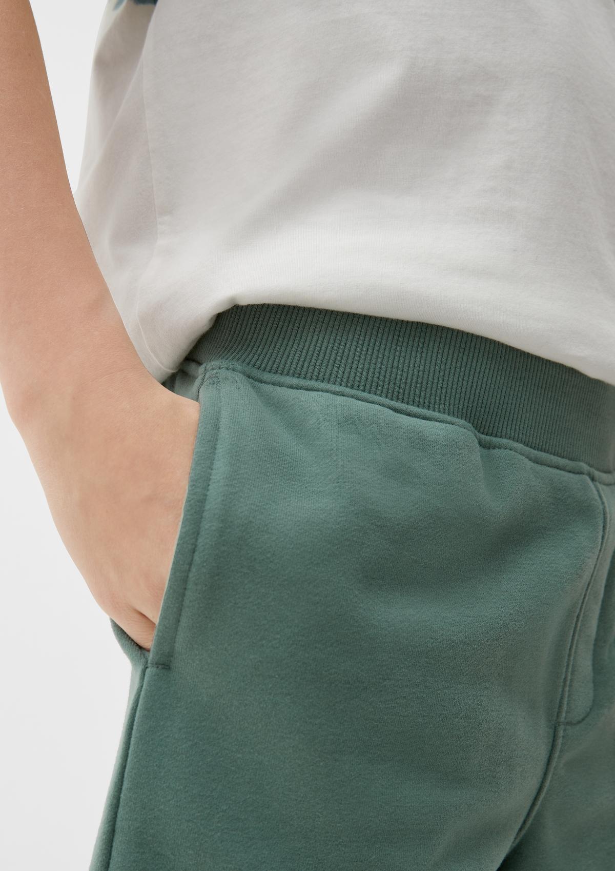 s.Oliver Regular fit: Sweat shorts with elasticated waistband