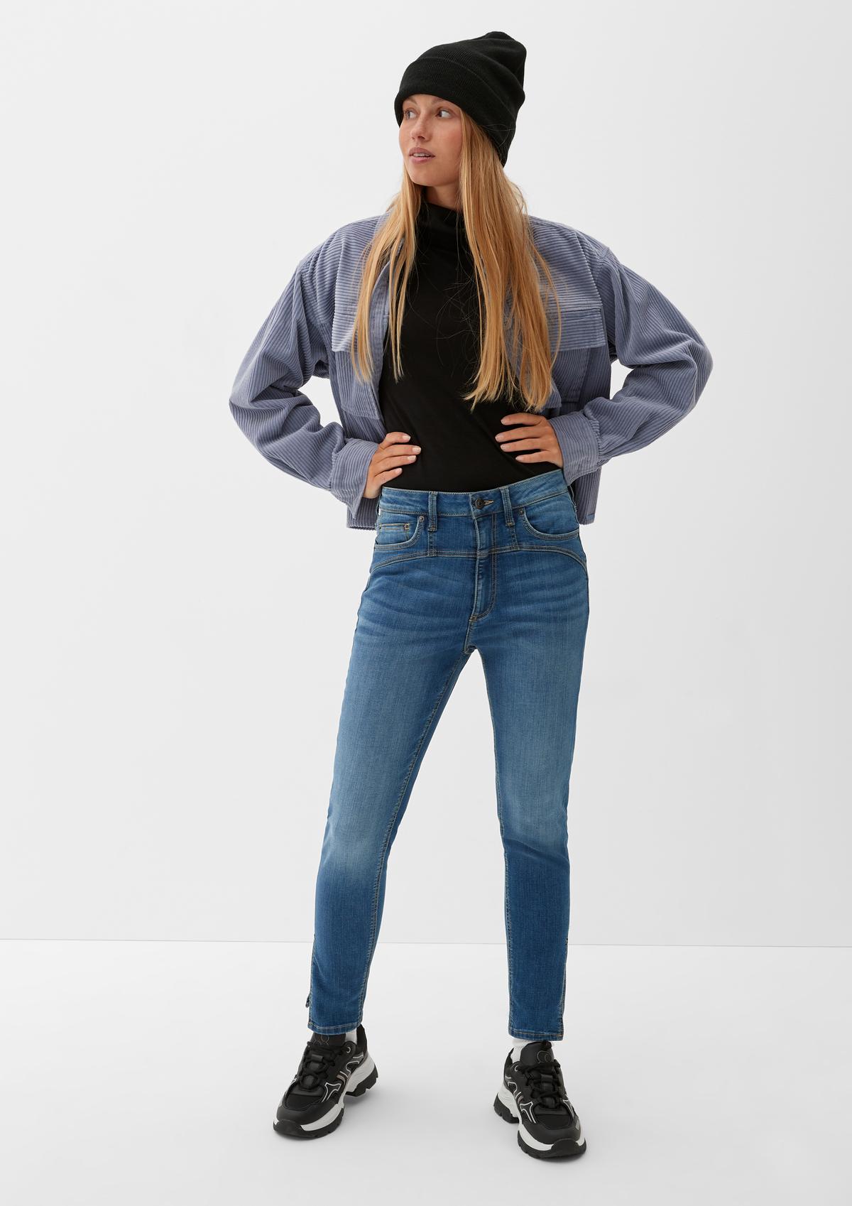 s.Oliver Slim: jeans hlače s prirezanim robom