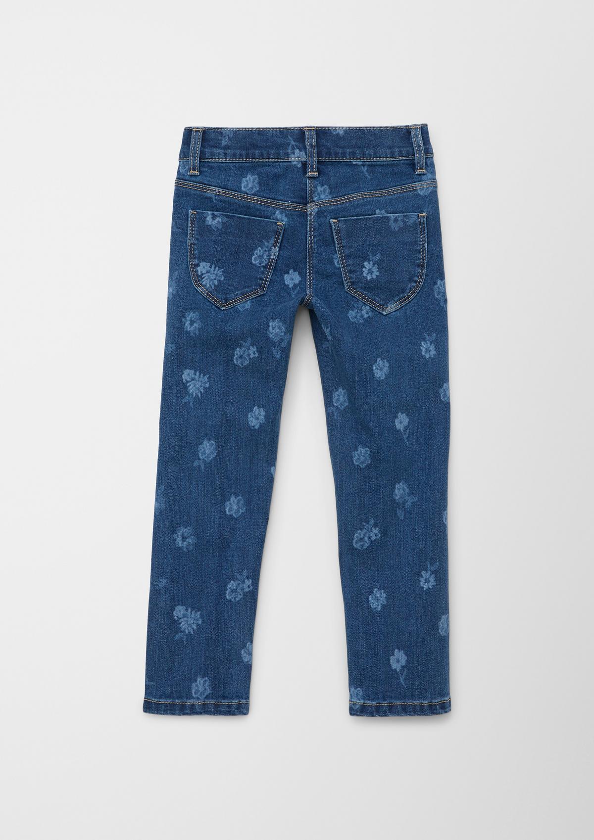 s.Oliver Regular: jeans hlače s potiskom po celotni površini