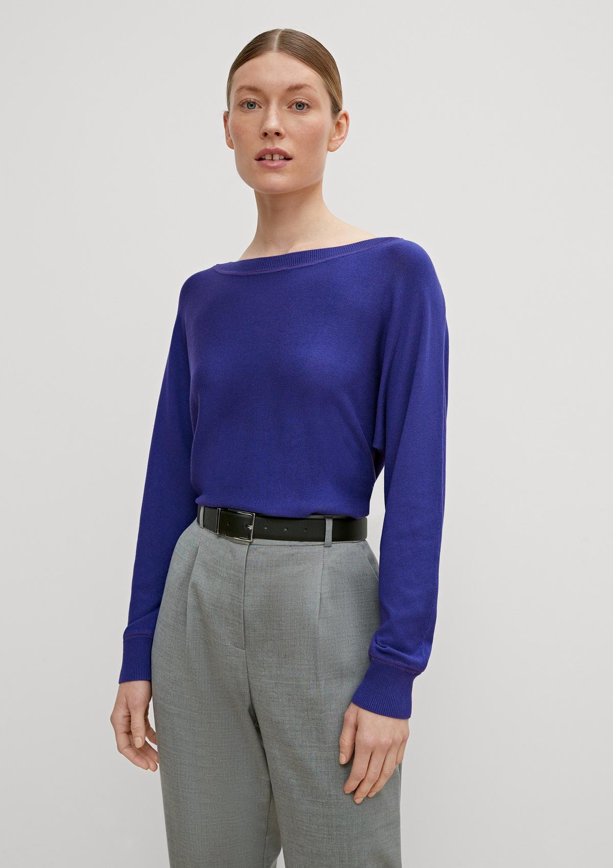 comma Jumper with a bateau neckline