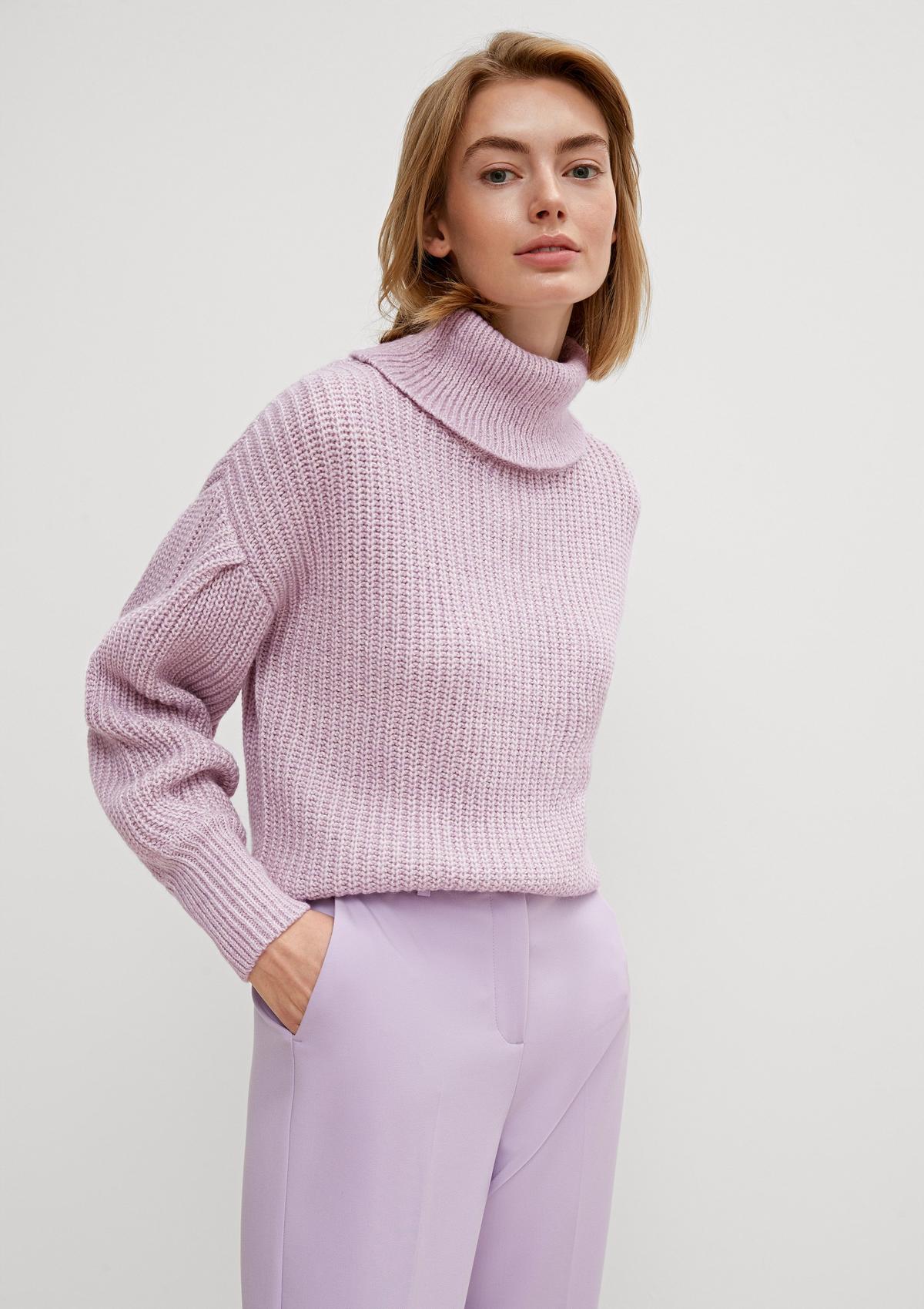 Knitted jumper with puff sleeves