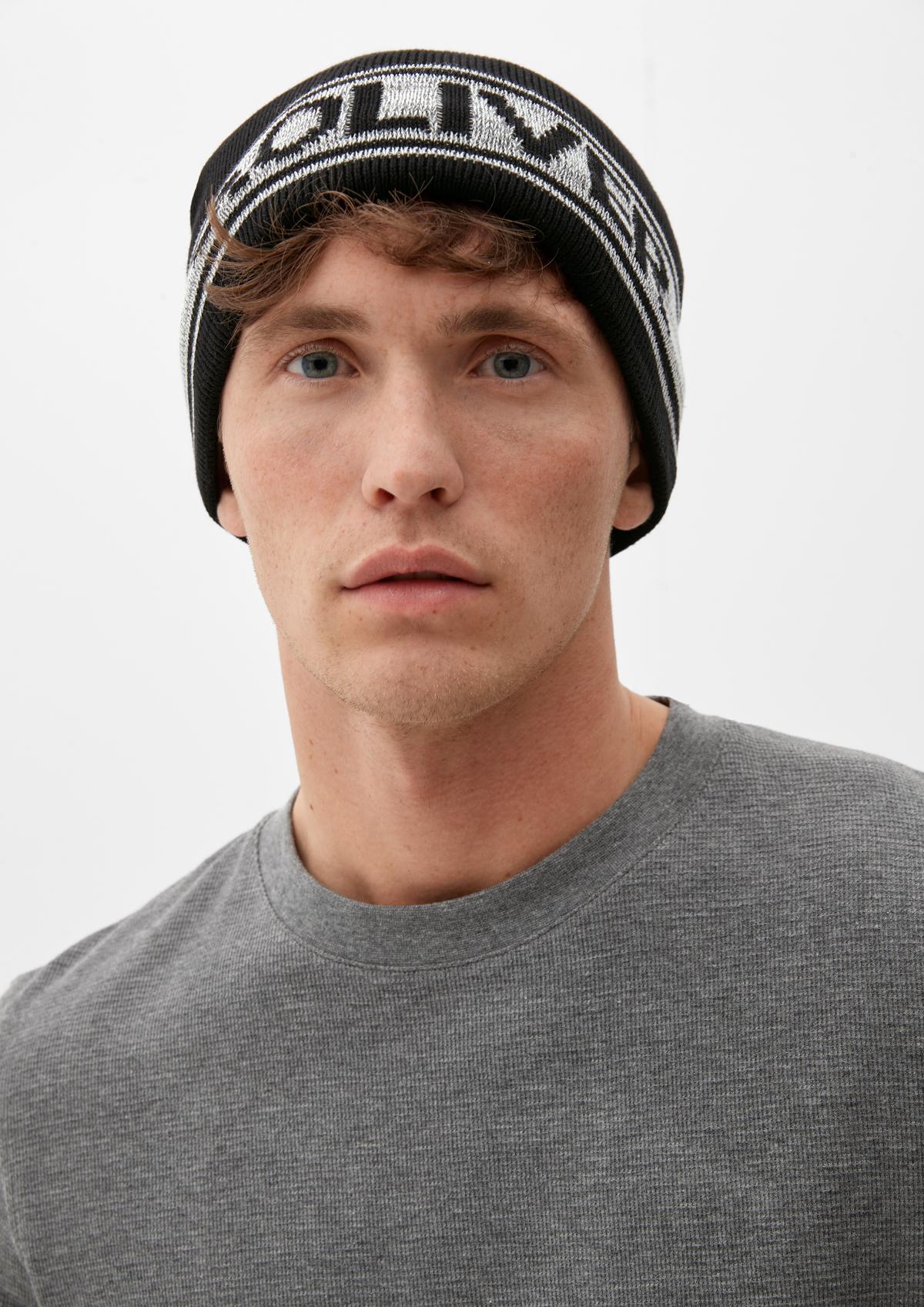 s.Oliver Knitted hat in a logo jacquard design