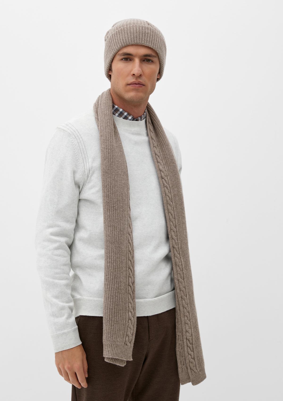 s.Oliver Knitted scarf in a wool blend