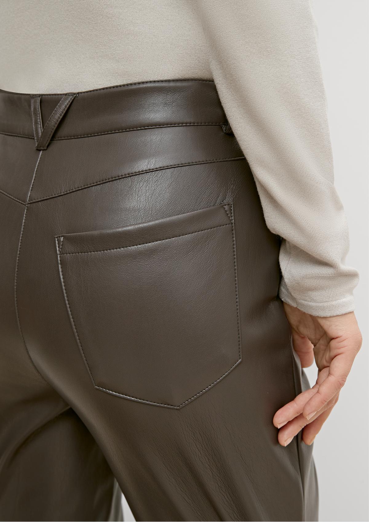 Slim fit: faux leather trousers - dark brown